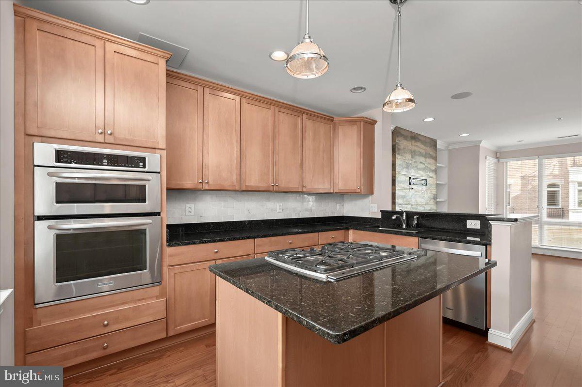 PIER HOMES AT HARBORVIEW - Residential