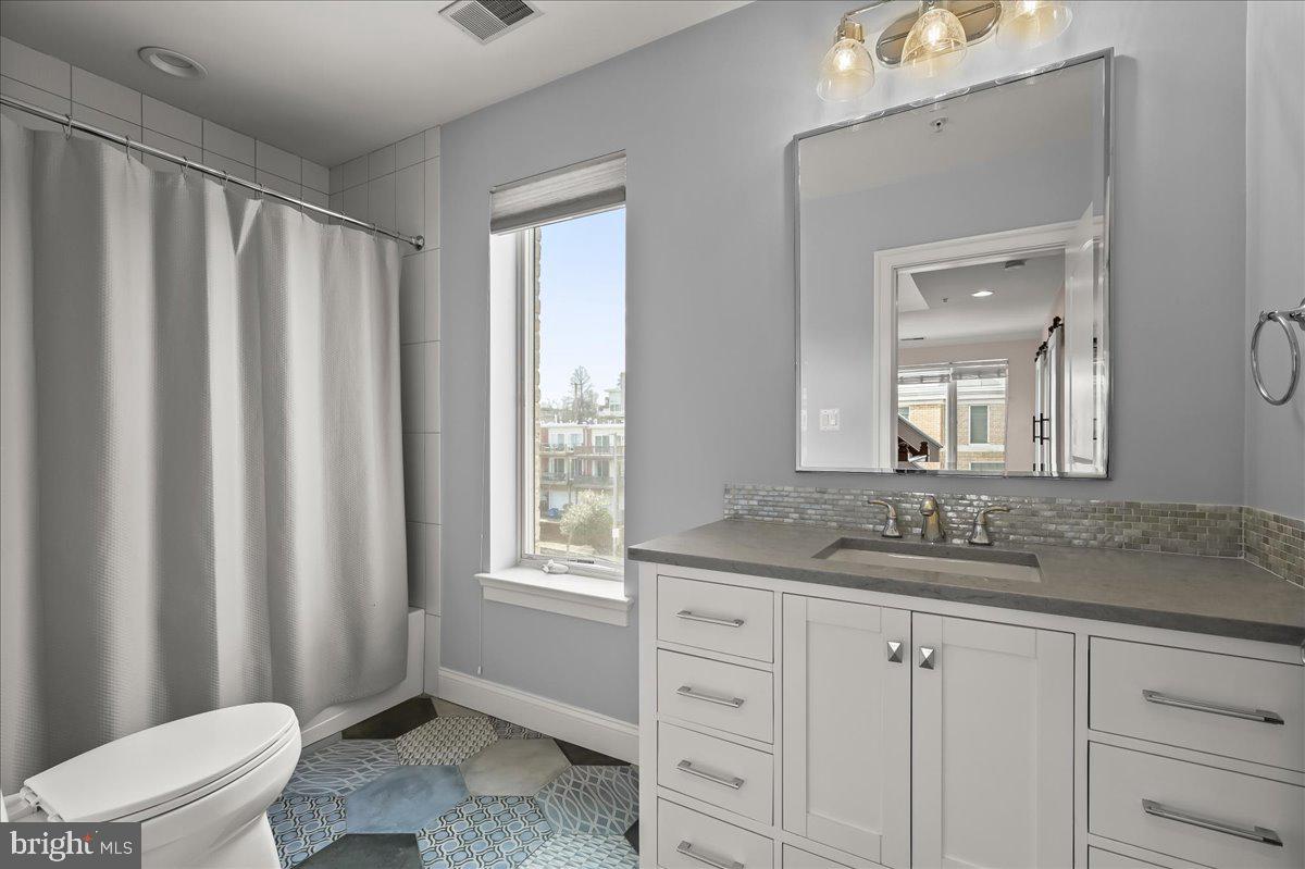 PIER HOMES AT HARBORVIEW - Residential