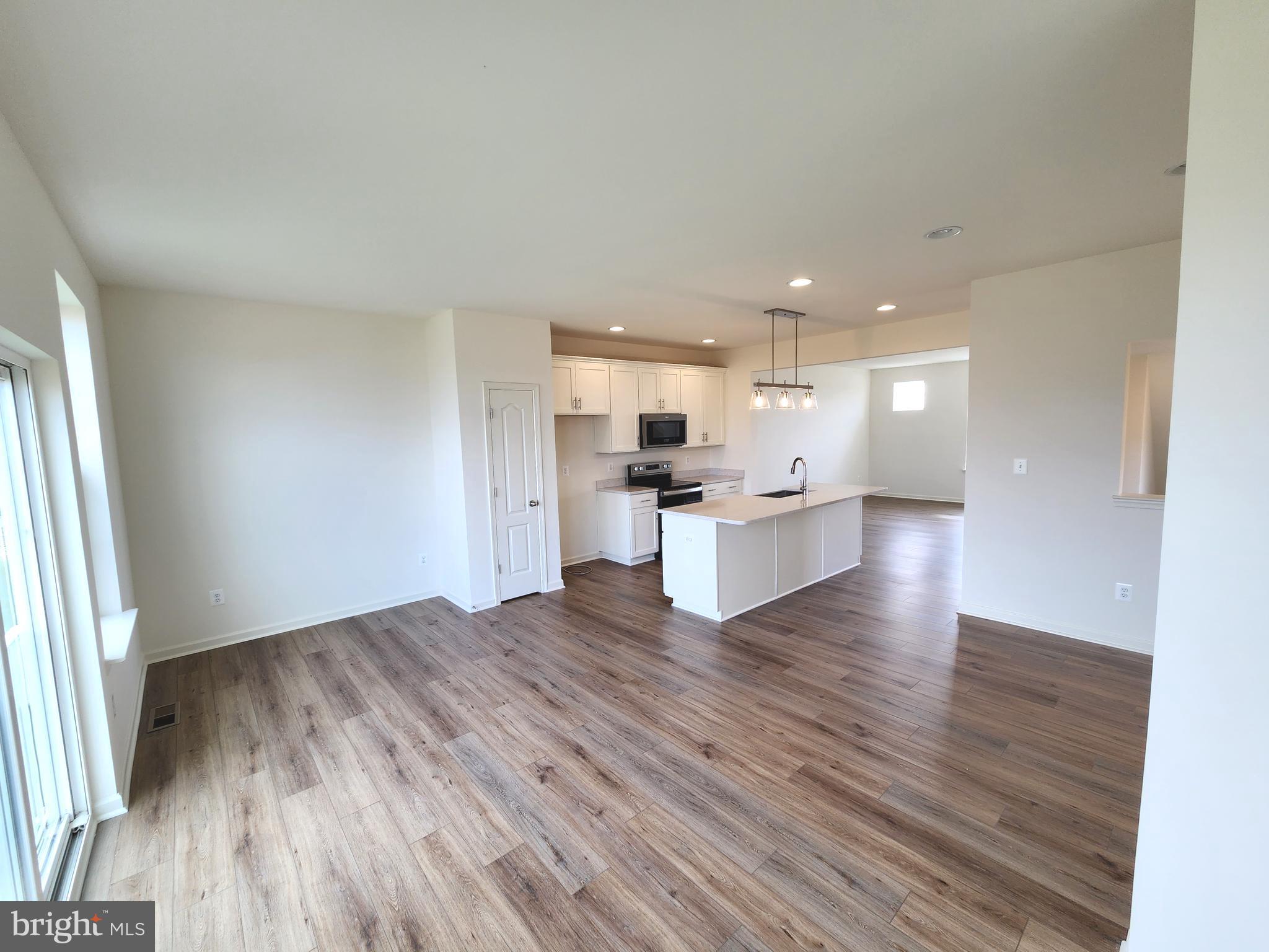 OVERLOOK AT RIVERSIDE TOWNHOMES - Residential