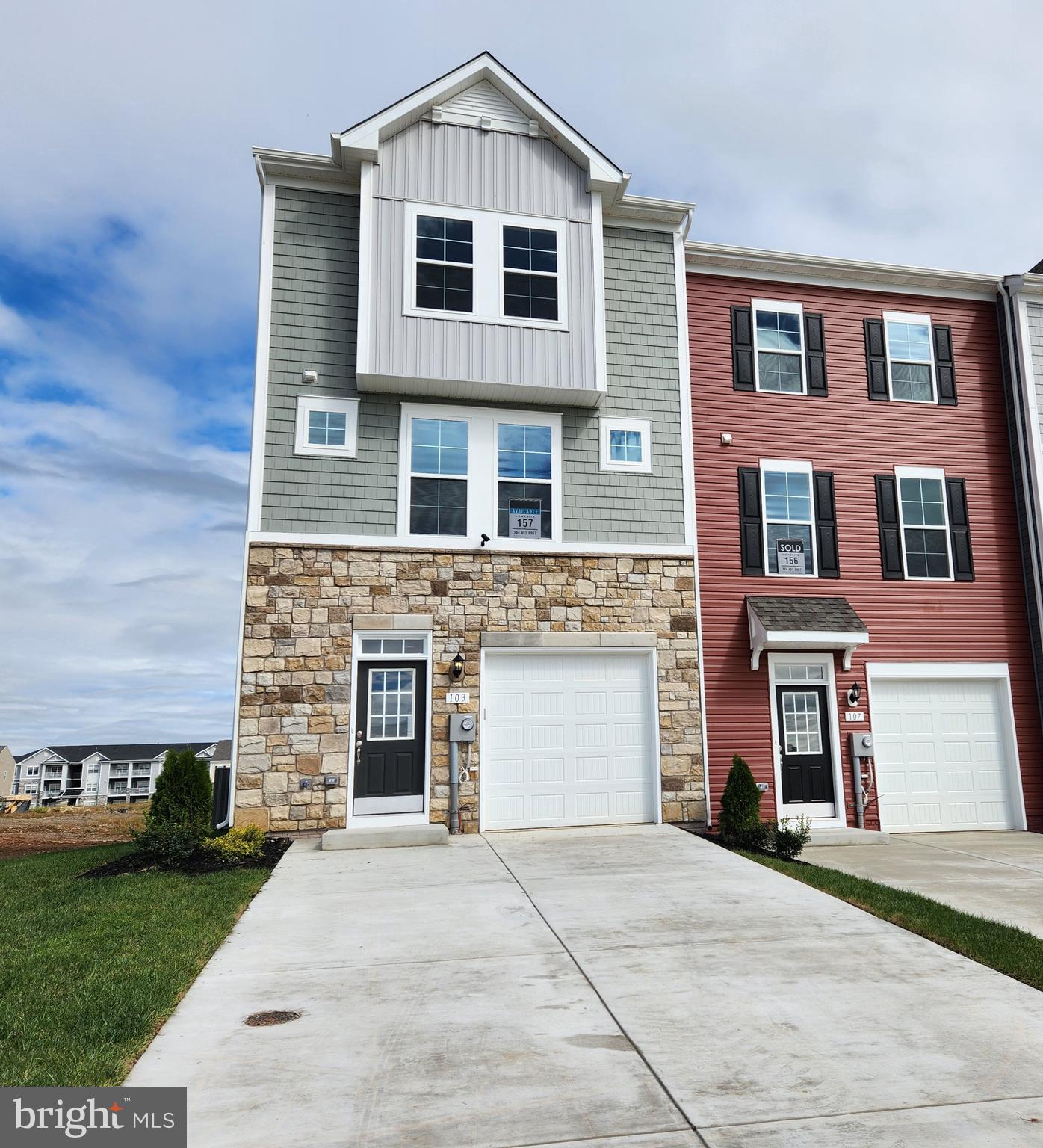 OVERLOOK AT RIVERSIDE TOWNHOMES - Residential