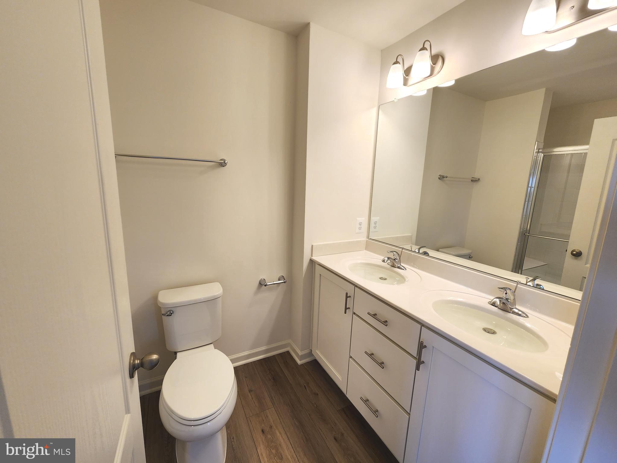 OVERLOOK AT RIVERSIDE TOWNHOMES - Residential