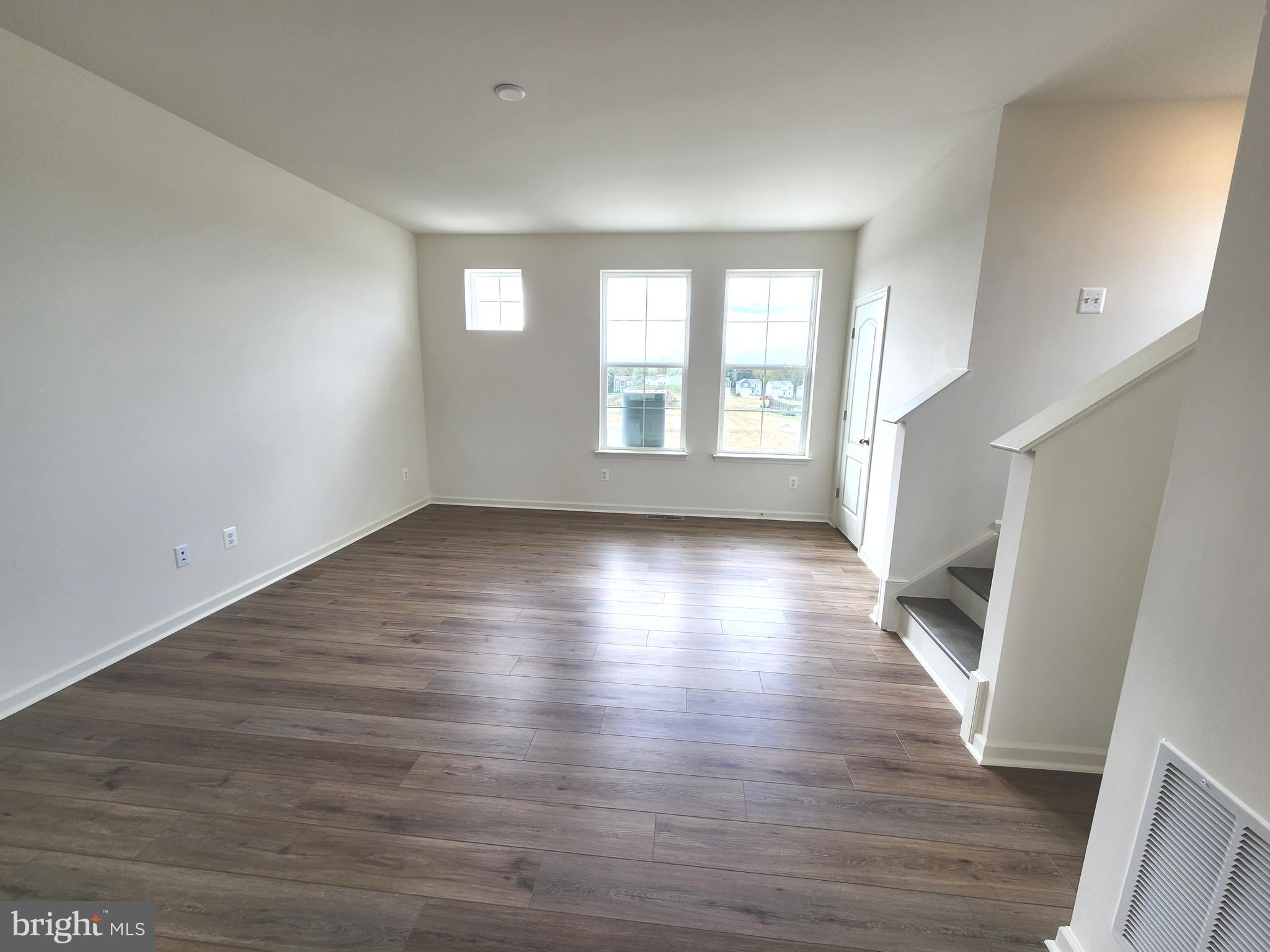 OVERLOOK AT RIVERSIDE TOWNHOMES - Residential