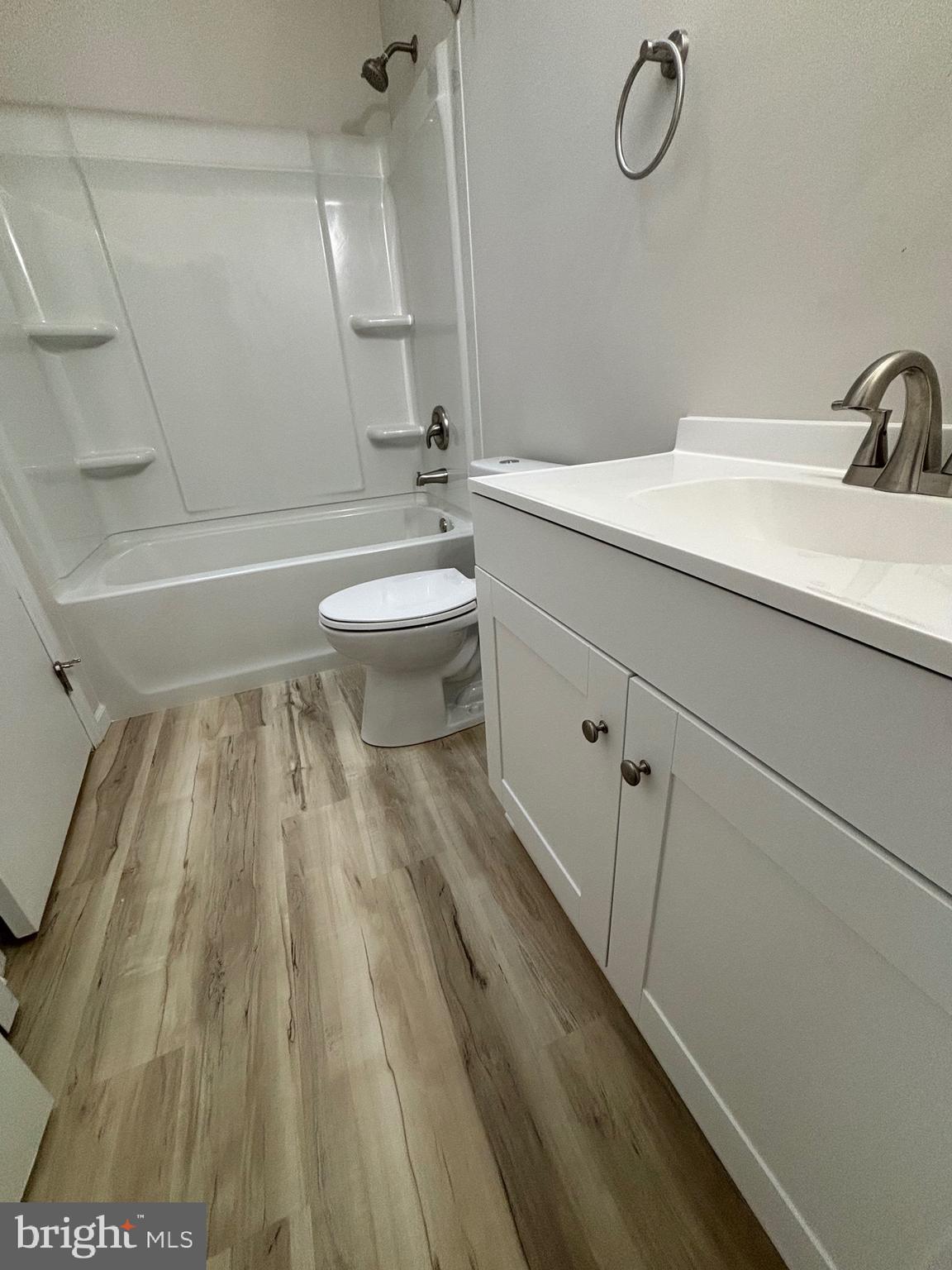 WALNUT RIDGE ESTS - Residential Lease