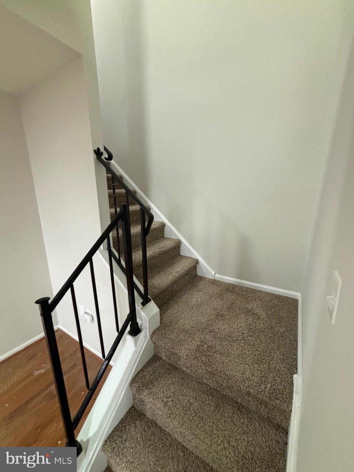 WALNUT RIDGE ESTS - Residential Lease