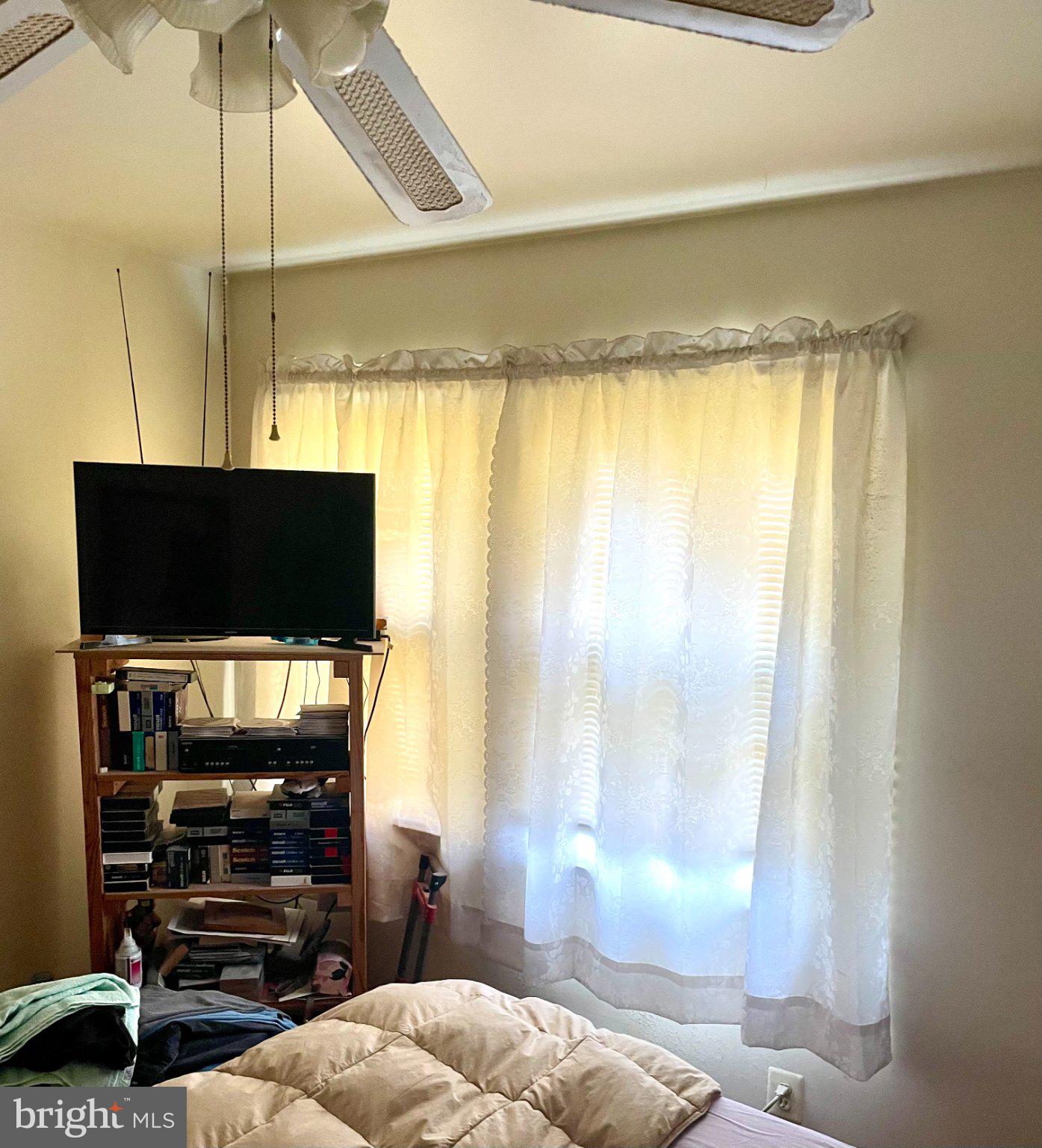 TEN ACRES - Residential