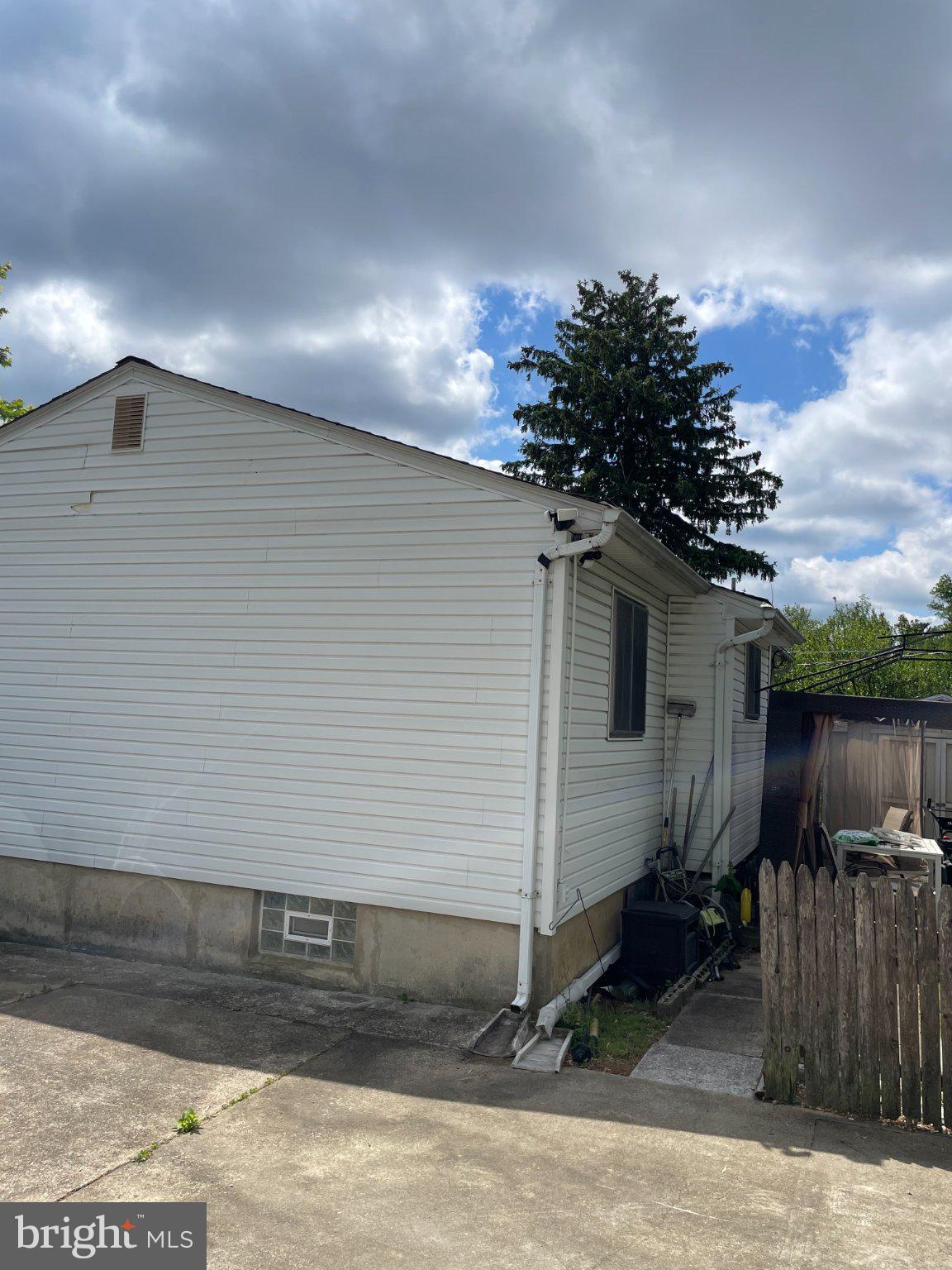 6909 DIGBY ROAD