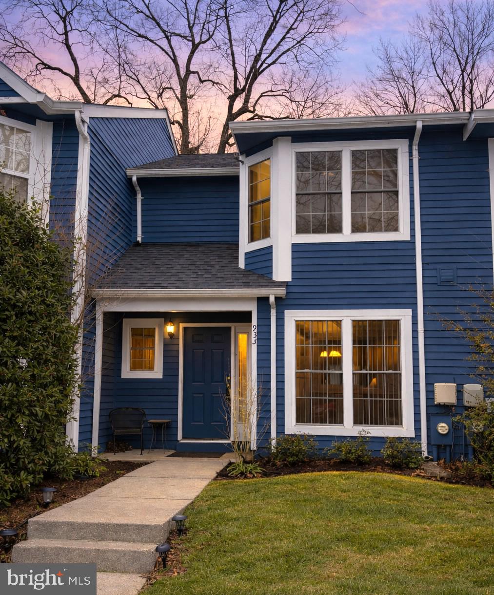 933 BREAKWATER DRIVE