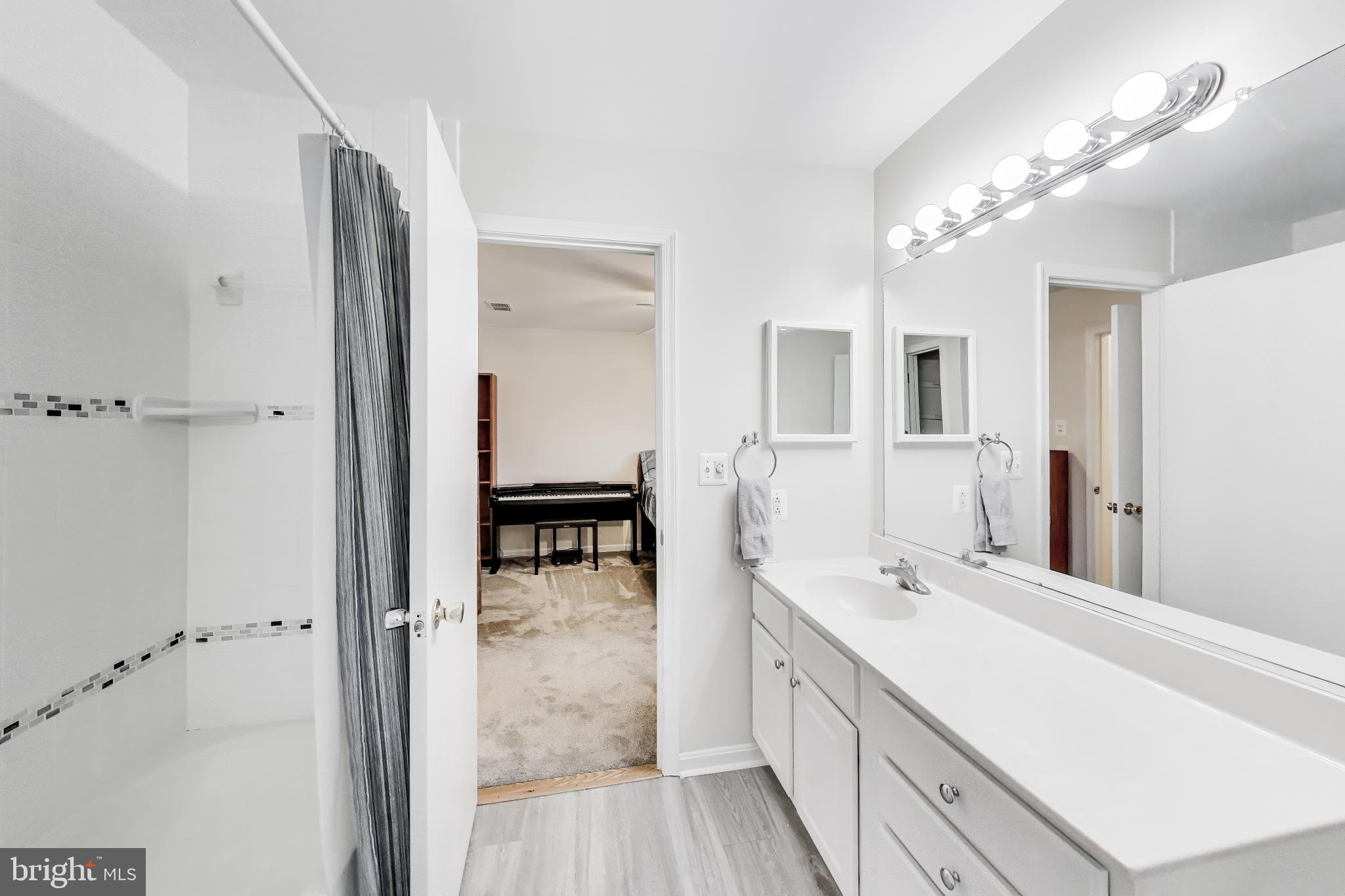 MARINERS LANDING - Residential