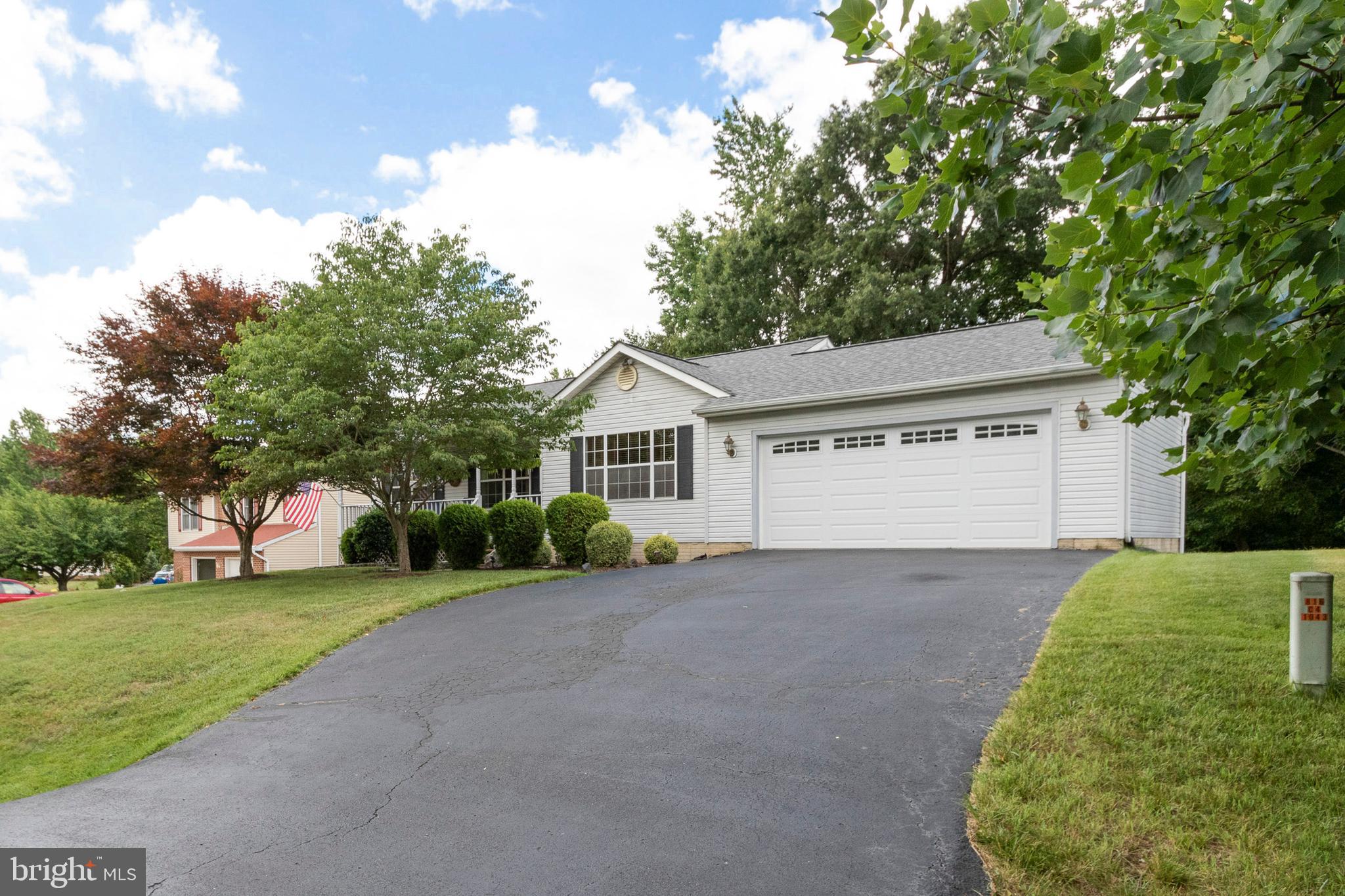 HAMPTON OAKS - Residential