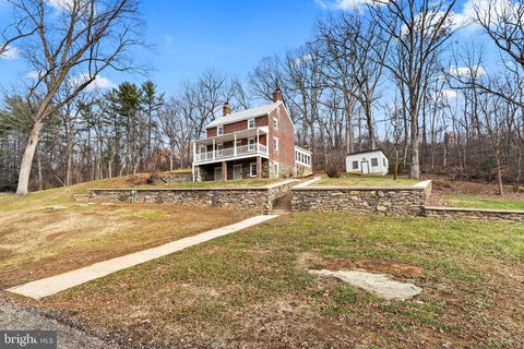 Photo of 9025 Myersville Road, MYERSVILLE, MD 21773 (MLS # MDFR2074492)