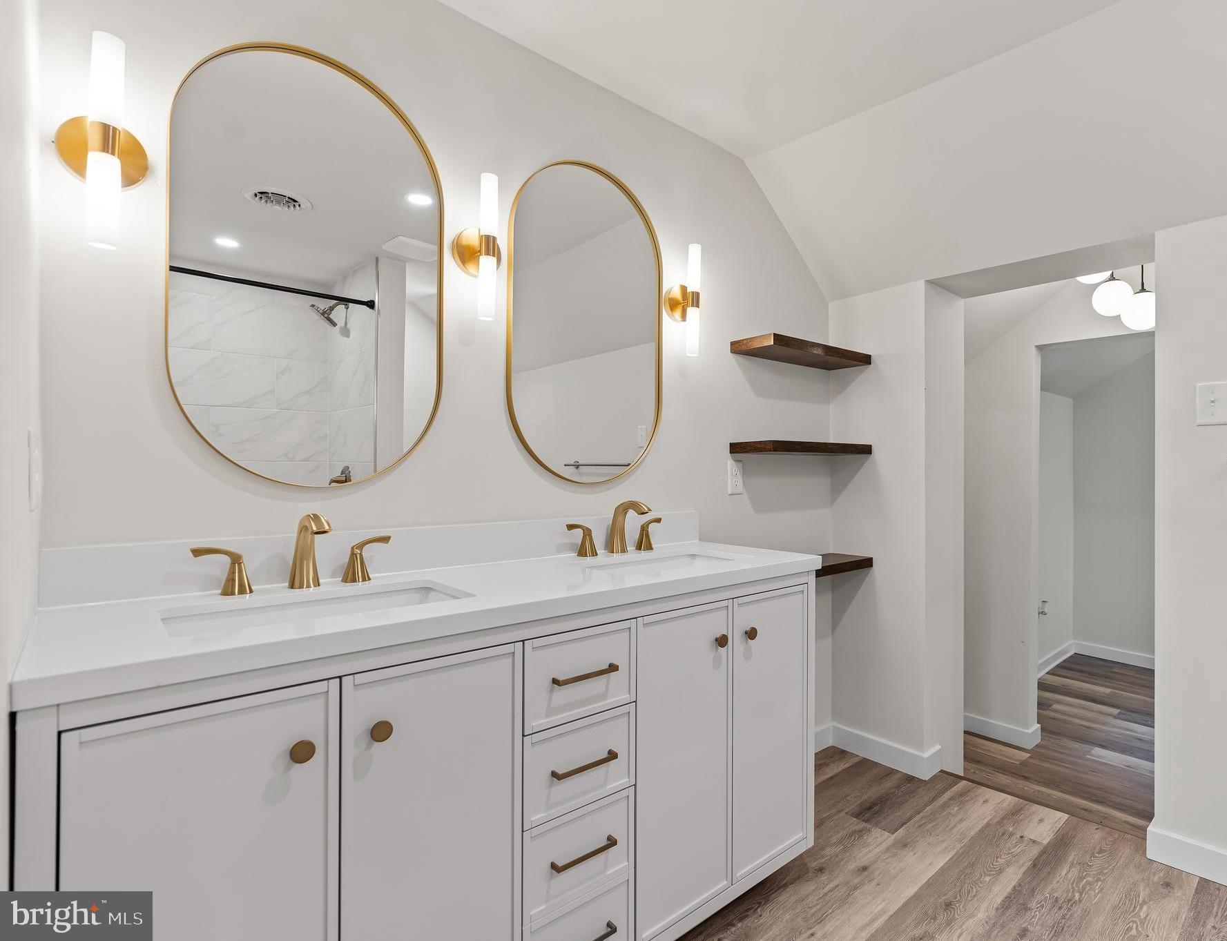 MYERSVILLE - Residential