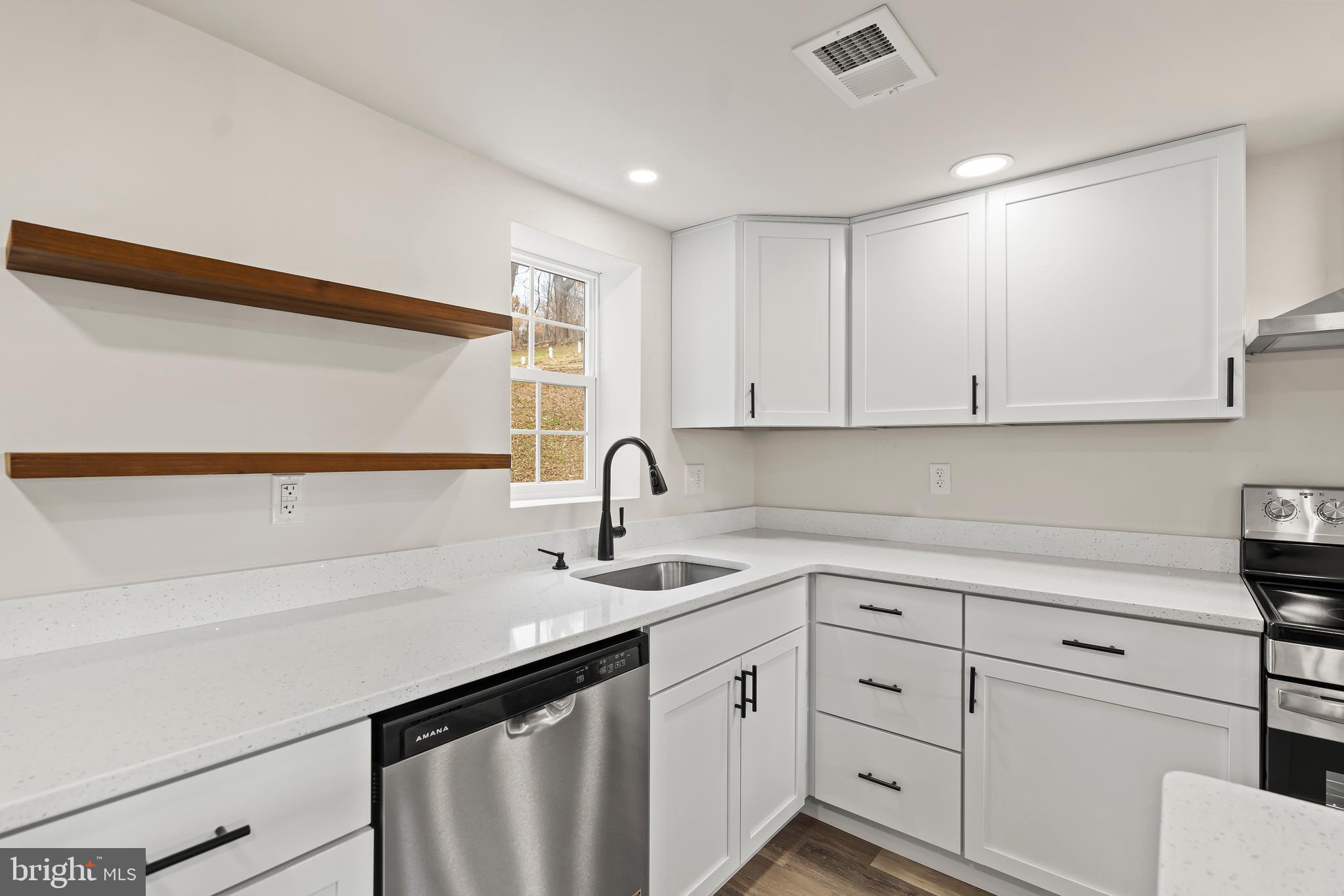 MYERSVILLE - Residential