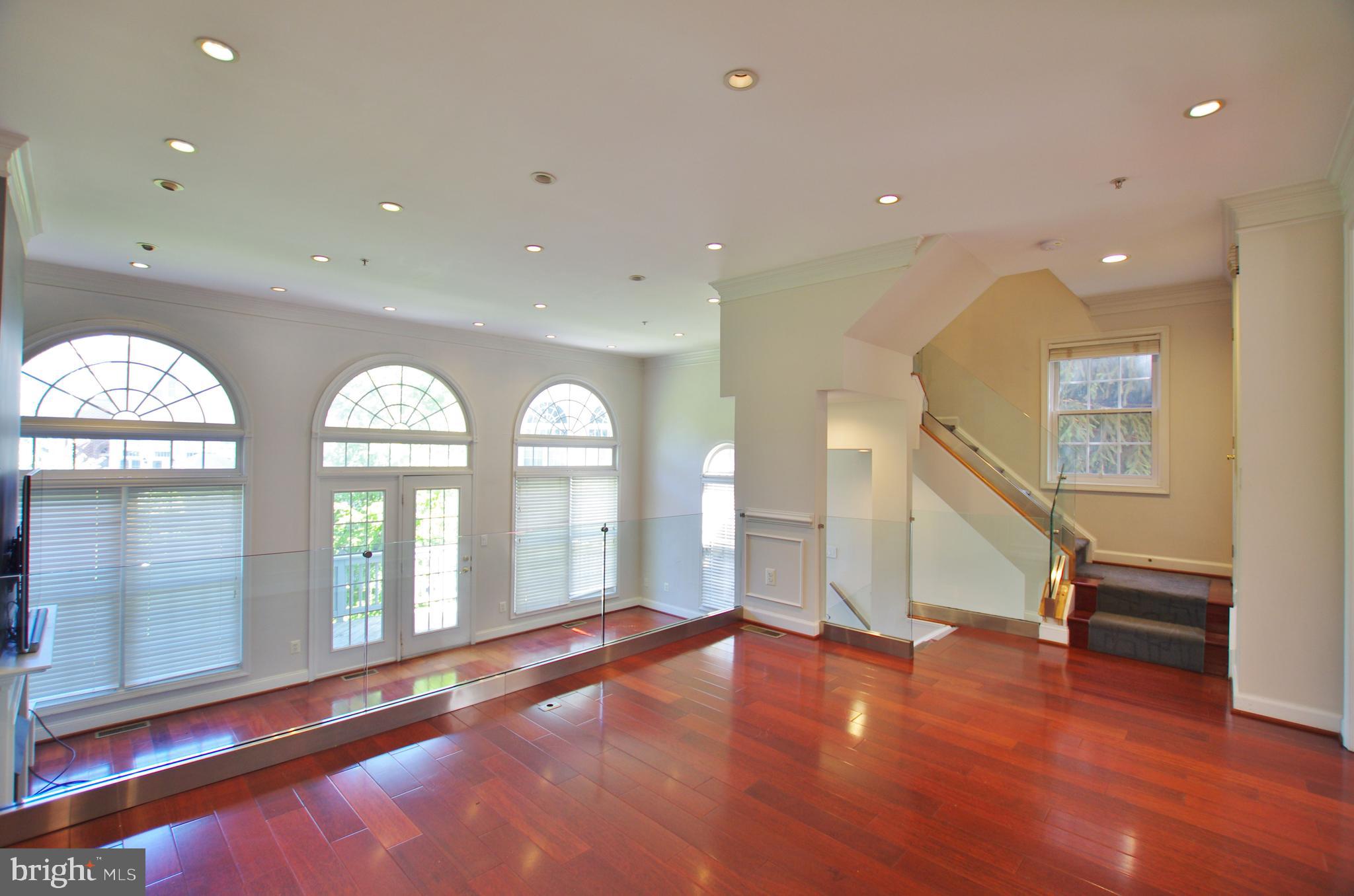 TYSONS VILLAGE - Residential Lease