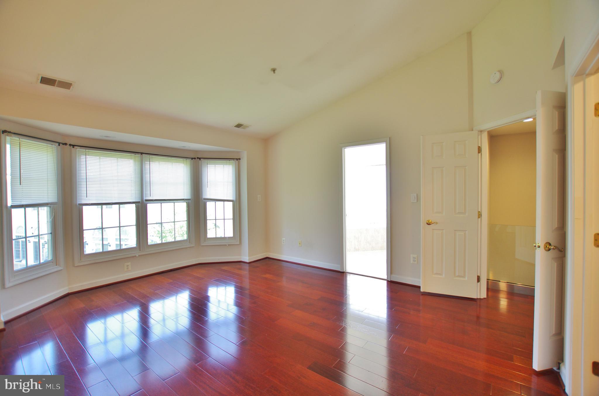 TYSONS VILLAGE - Residential Lease