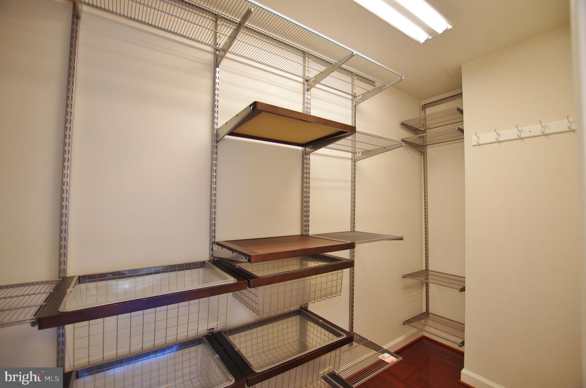 TYSONS VILLAGE - Residential Lease