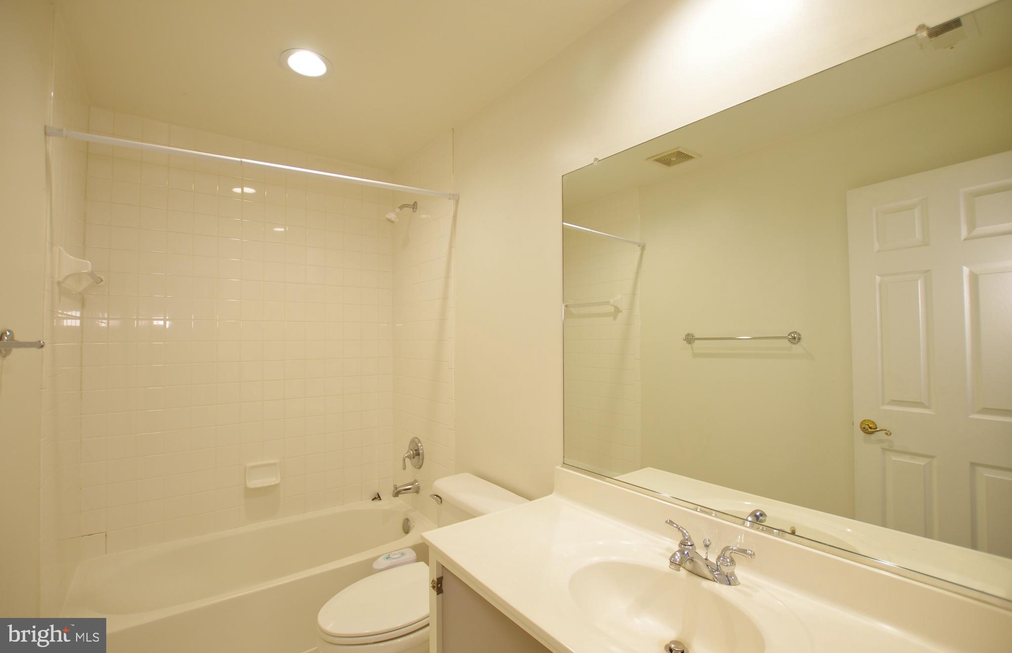 TYSONS VILLAGE - Residential Lease