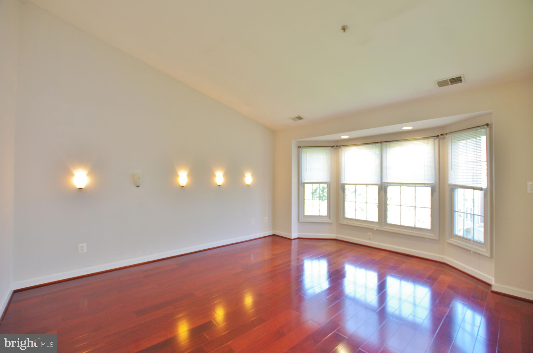 TYSONS VILLAGE - Residential Lease