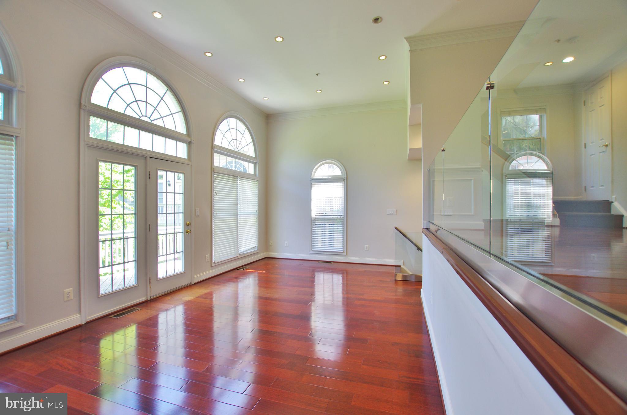 TYSONS VILLAGE - Residential Lease