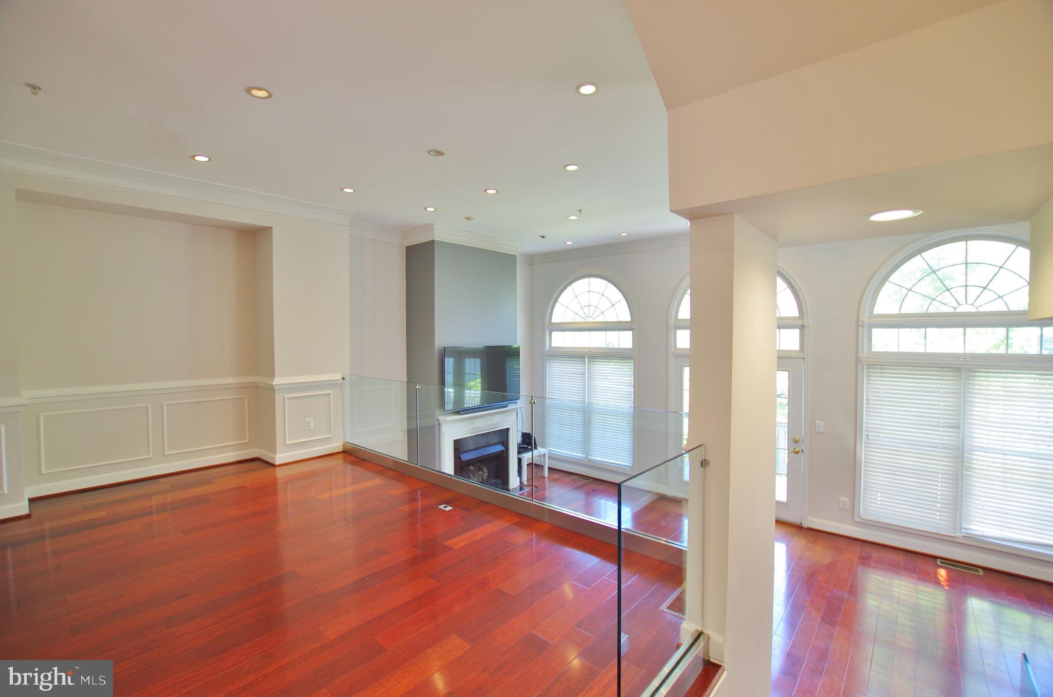 TYSONS VILLAGE - Residential Lease