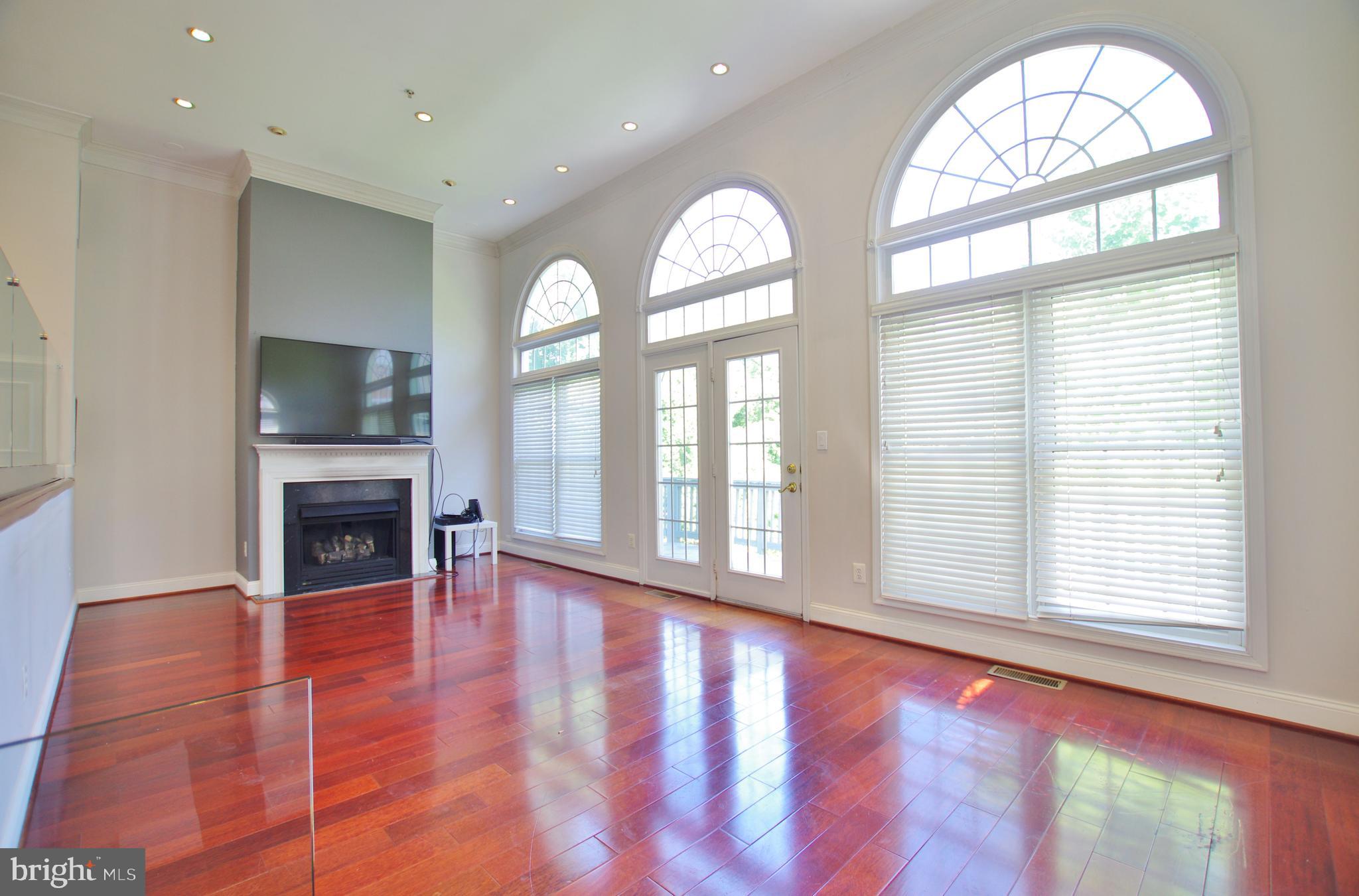 TYSONS VILLAGE - Residential Lease