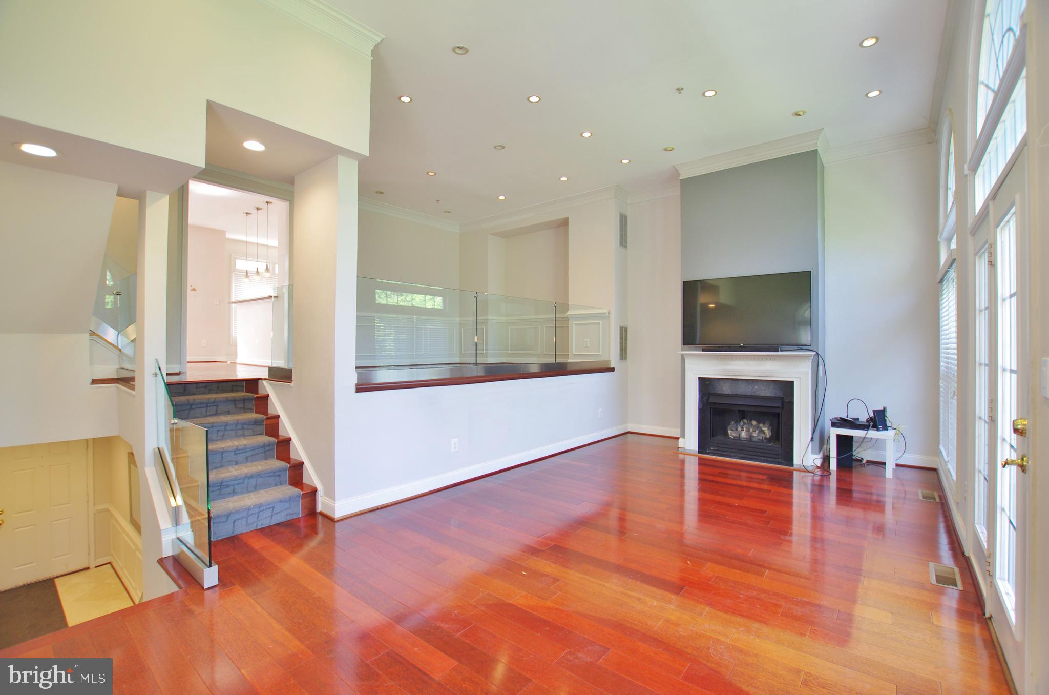 TYSONS VILLAGE - Residential Lease