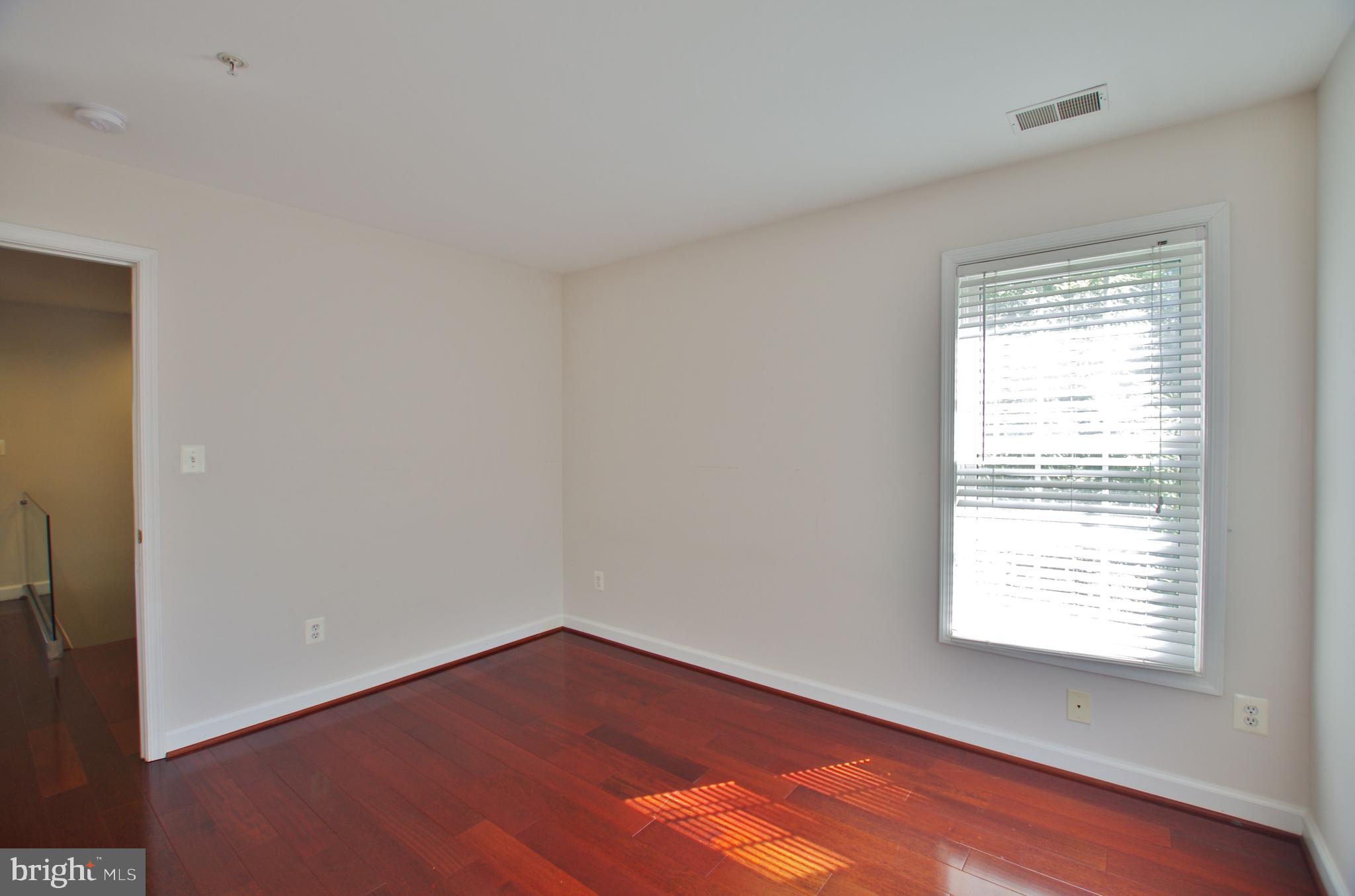 TYSONS VILLAGE - Residential Lease