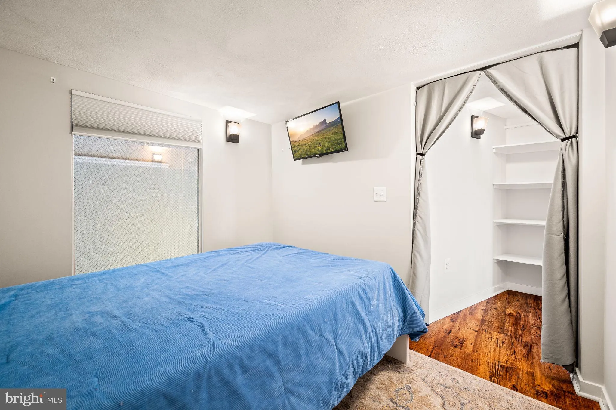 Philadelphia, Pennsylvania 19147, United States, 1 Bedroom Bedrooms, ,1 BathroomBathrooms,Residential,Active,2205