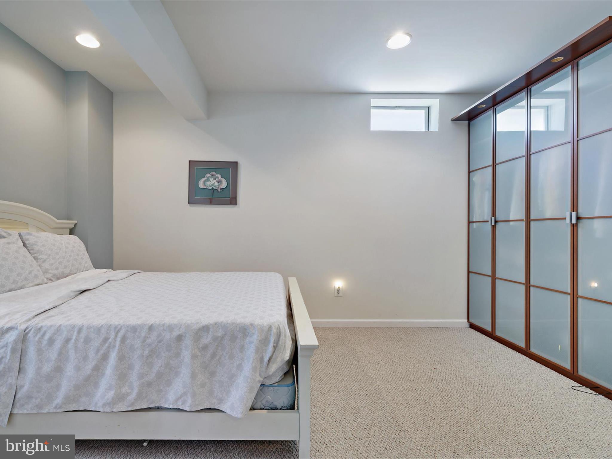 MARLBORO RIDGE - Residential