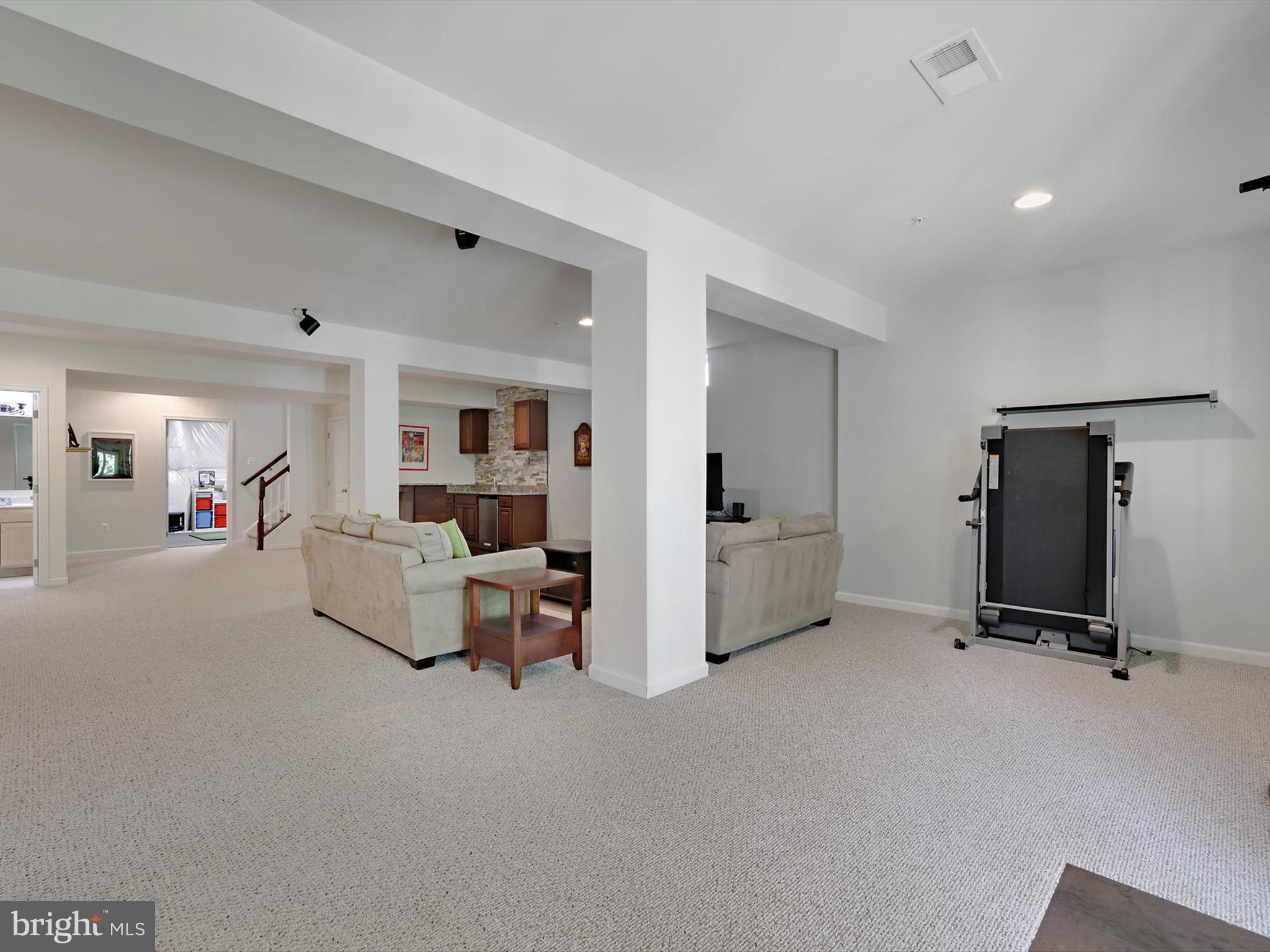 MARLBORO RIDGE - Residential