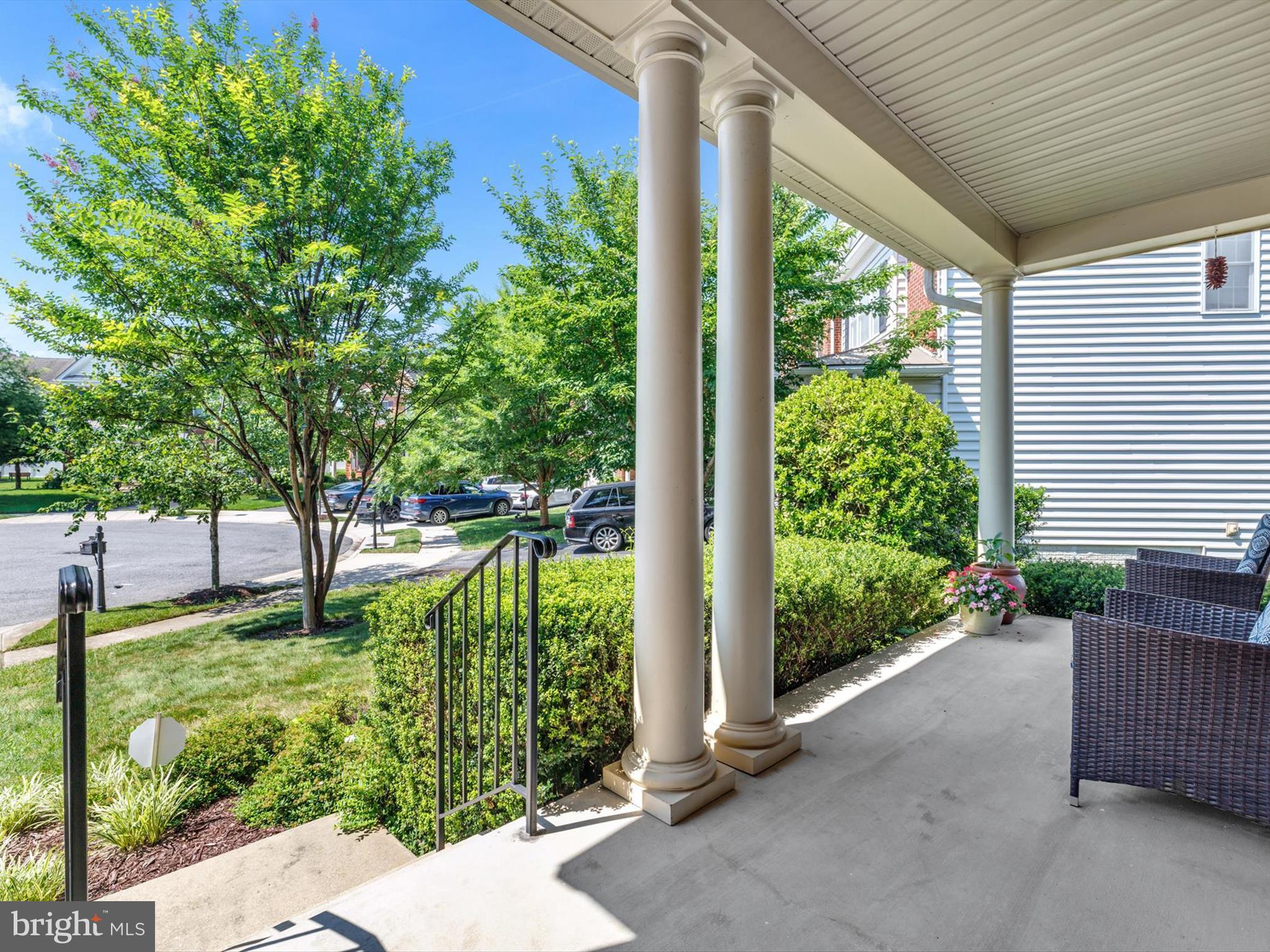 11102 SADDLE COURT