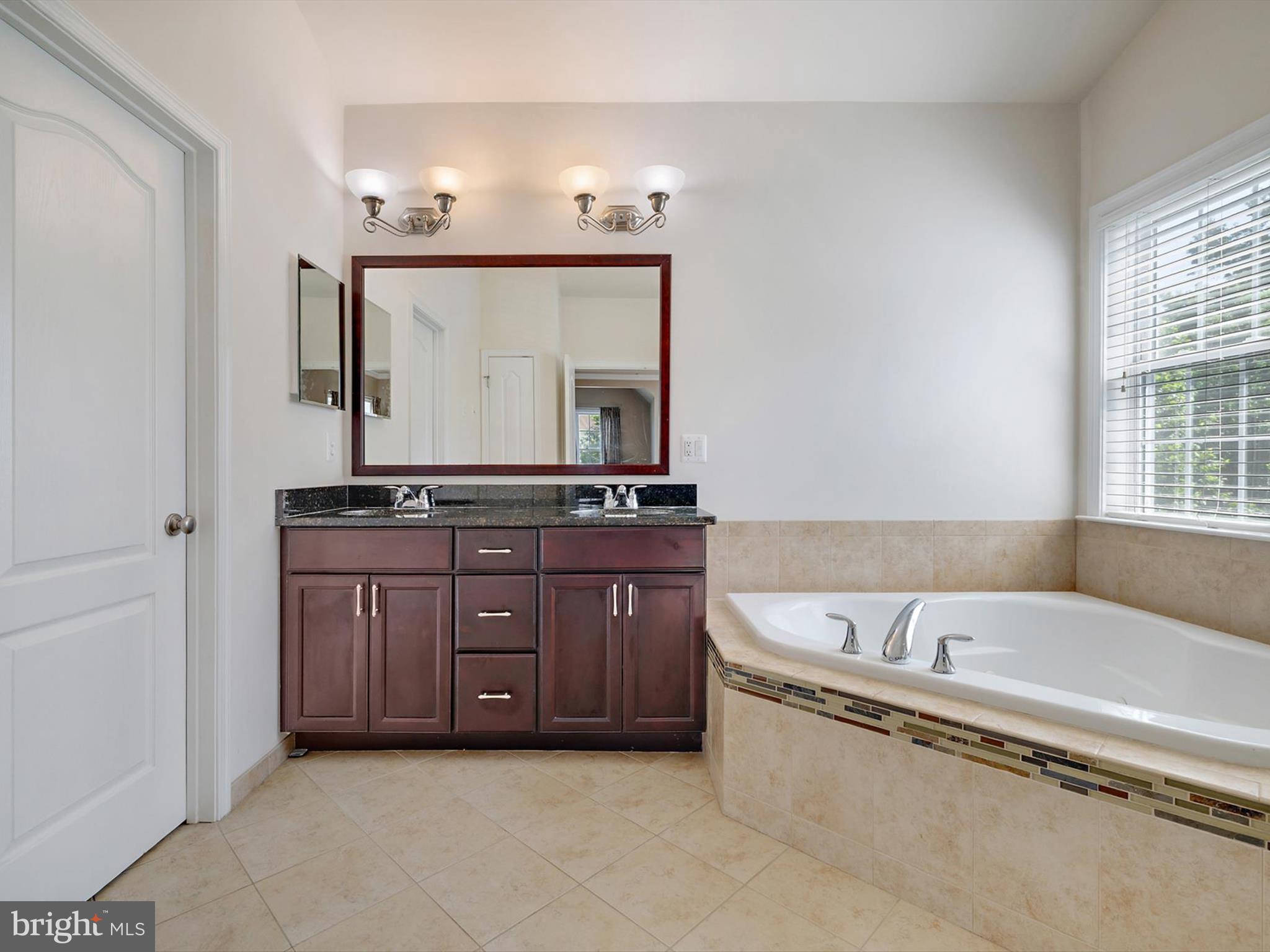 MARLBORO RIDGE - Residential