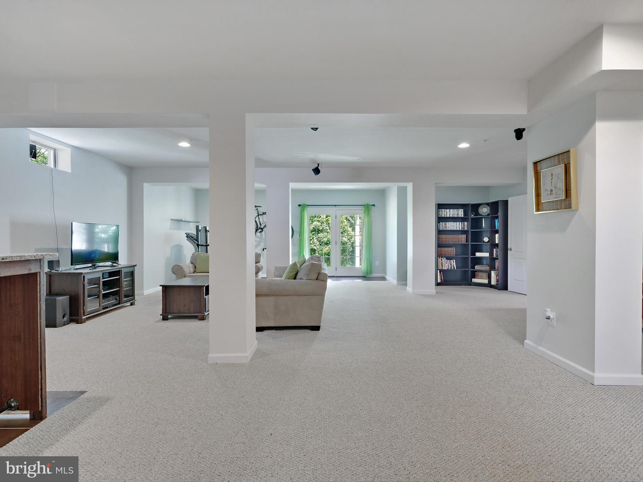 MARLBORO RIDGE - Residential