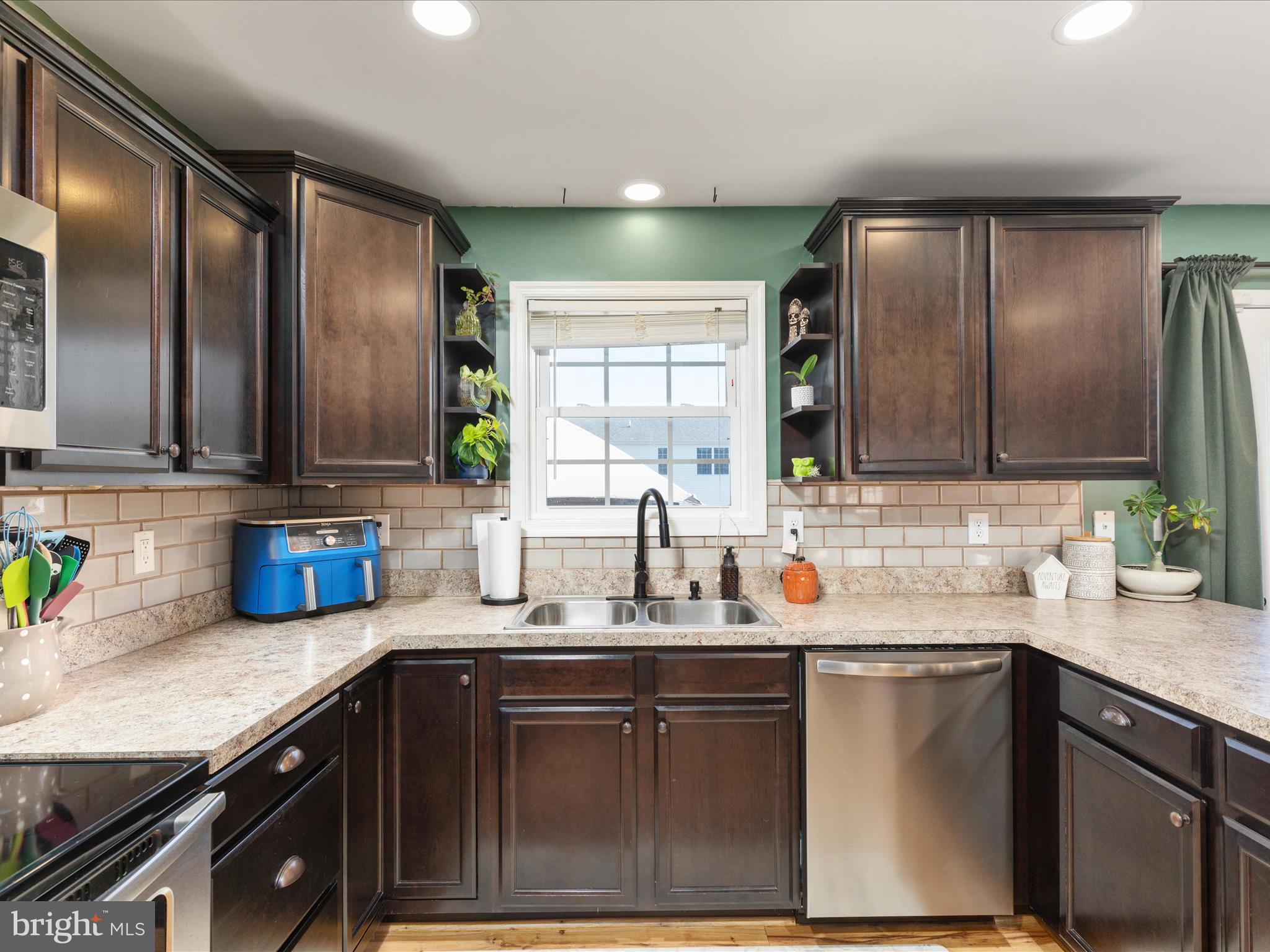 RED HILL - Residential