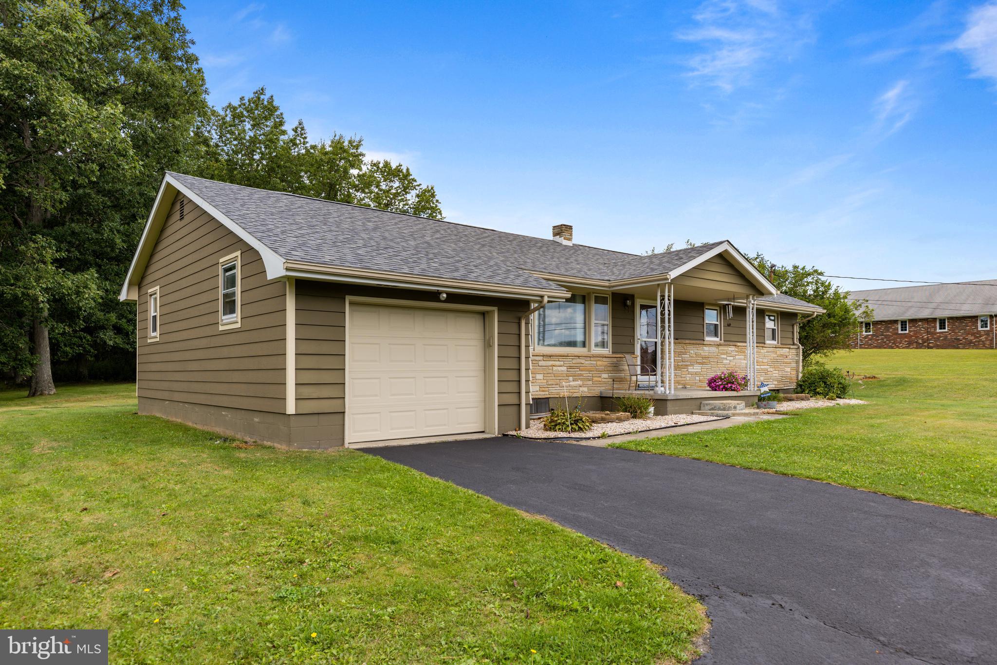 SHADY ACRES - Residential