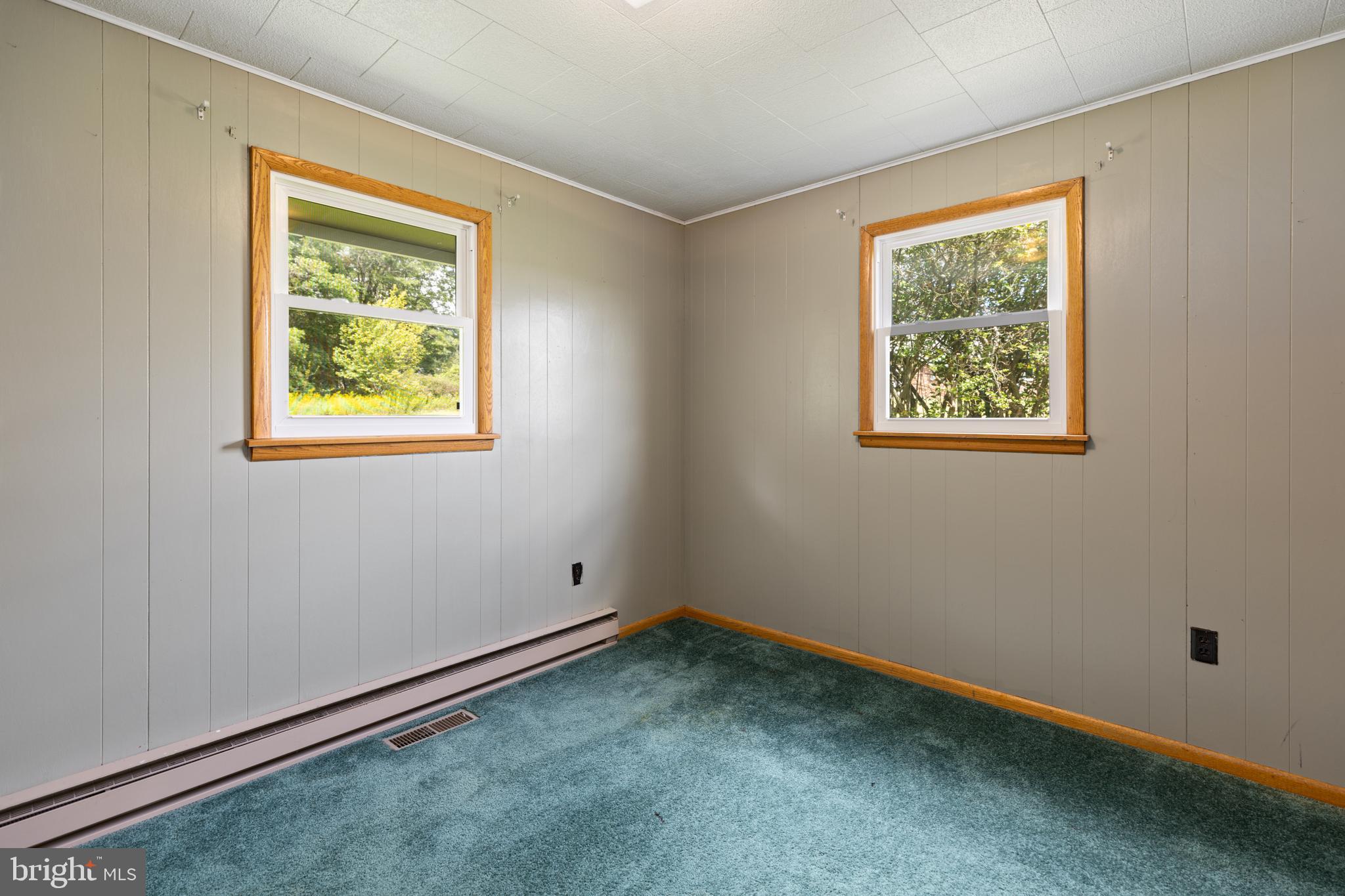 SHADY ACRES - Residential