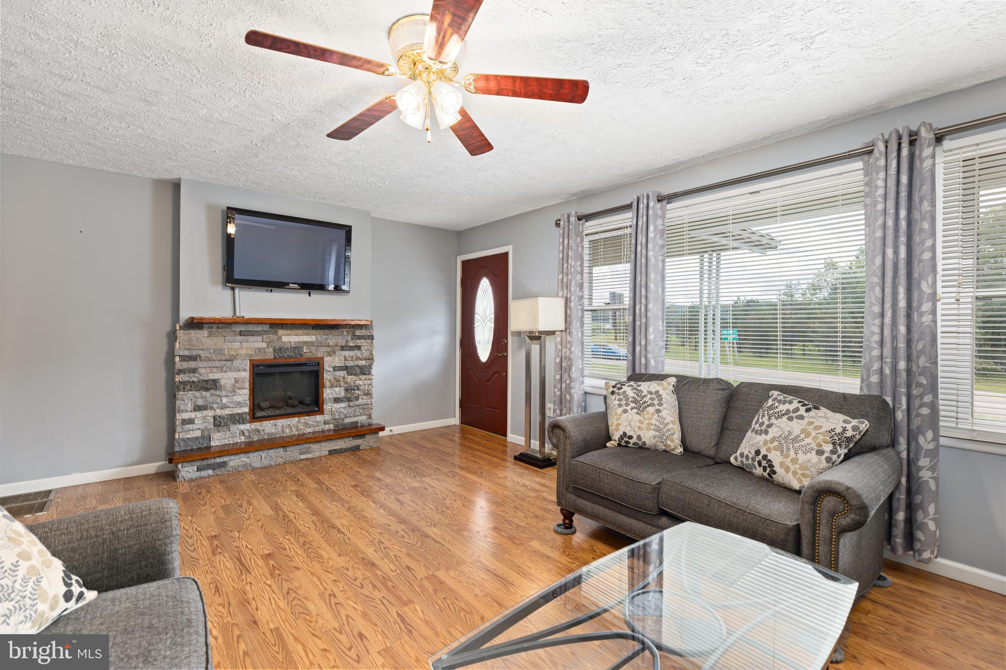 SHADY ACRES - Residential