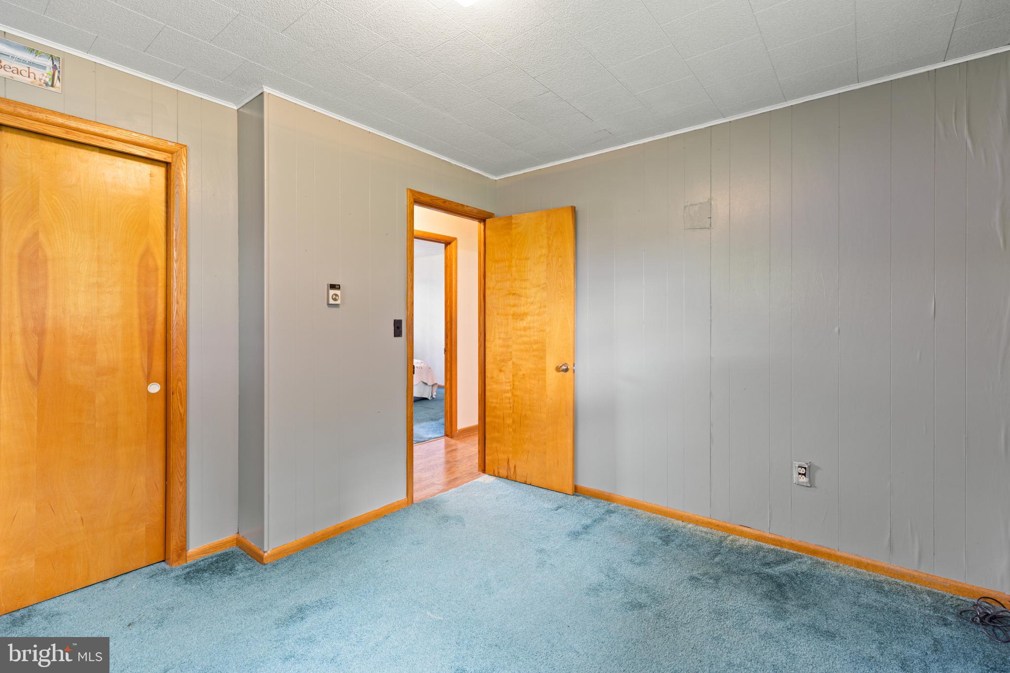 SHADY ACRES - Residential