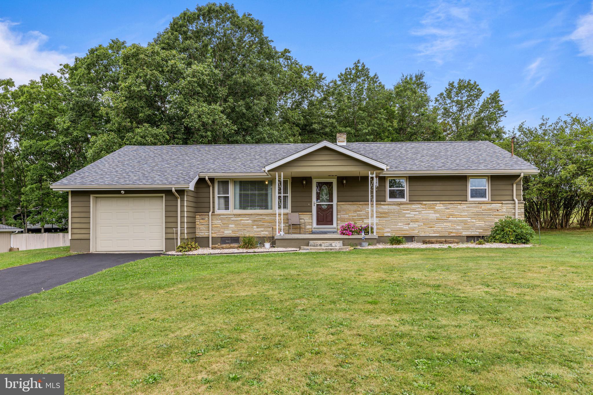 SHADY ACRES - Residential