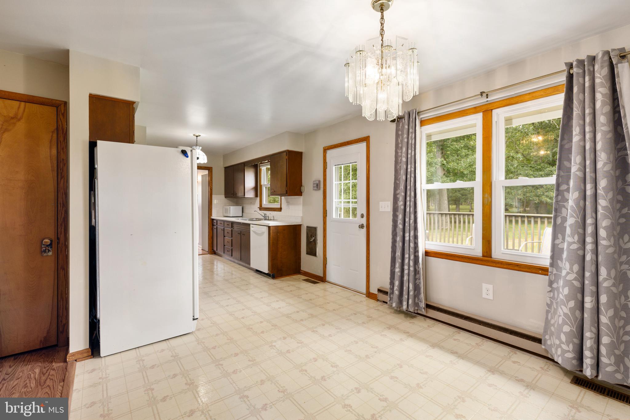 SHADY ACRES - Residential