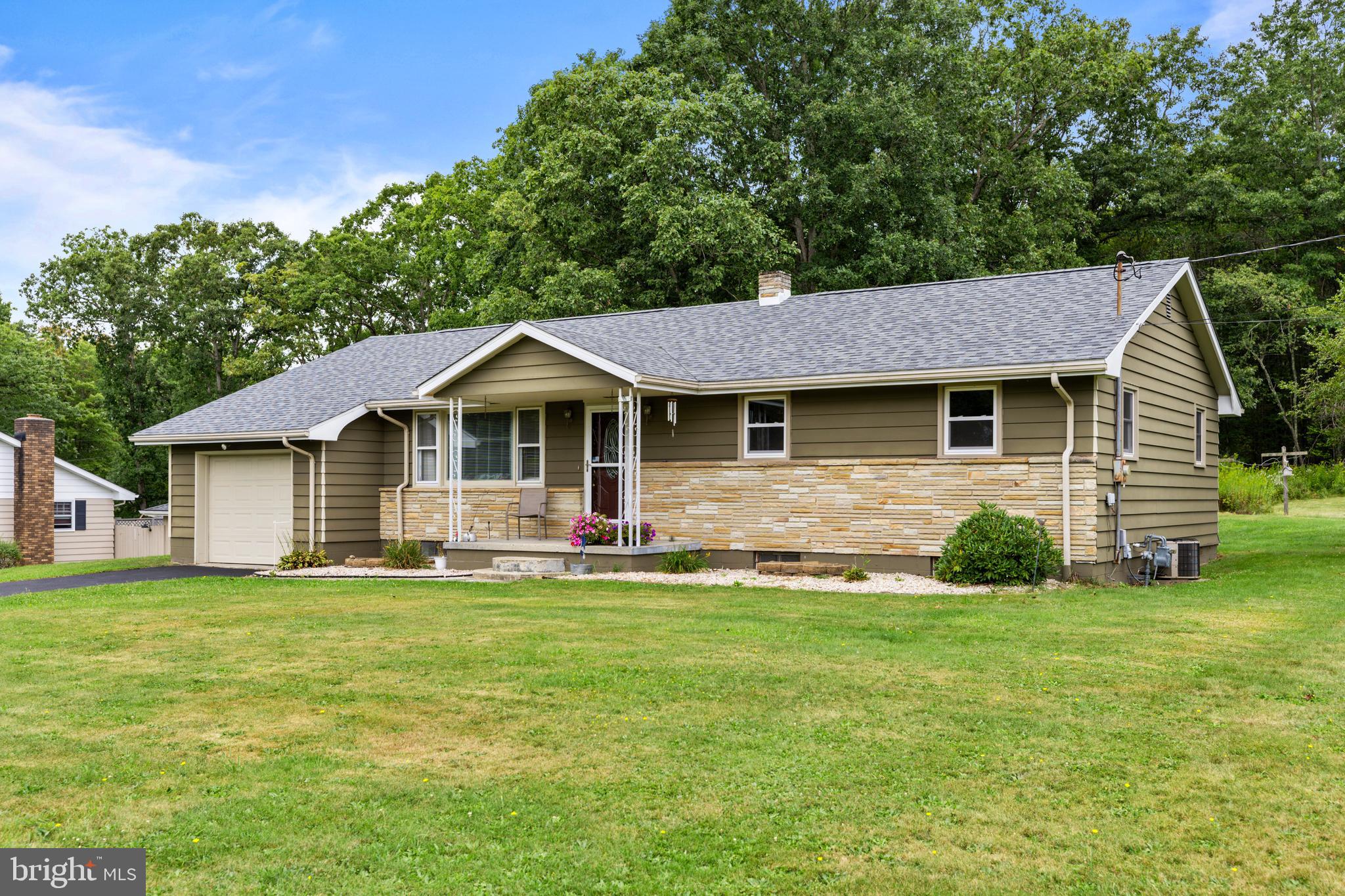 SHADY ACRES - Residential