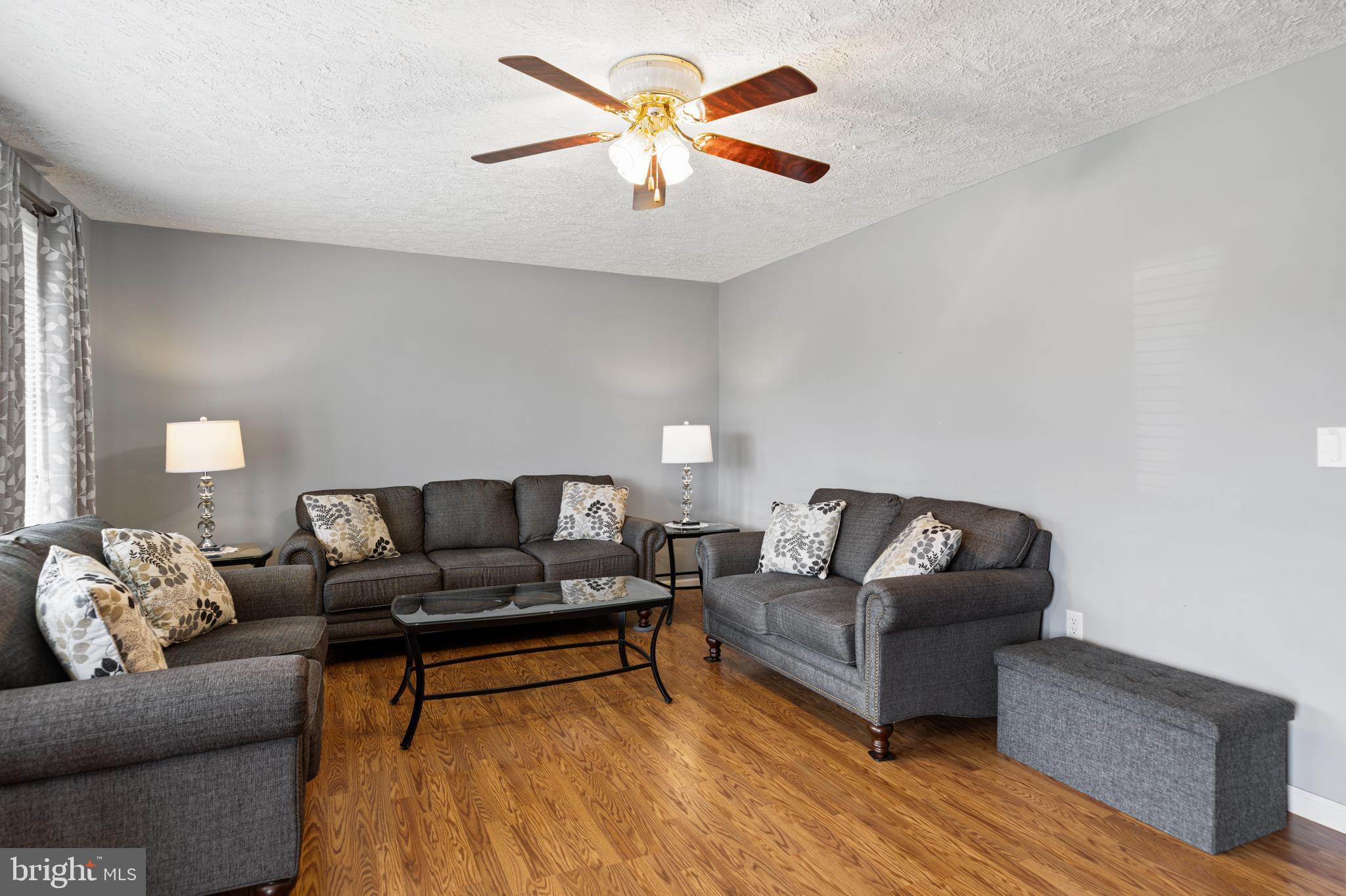 SHADY ACRES - Residential