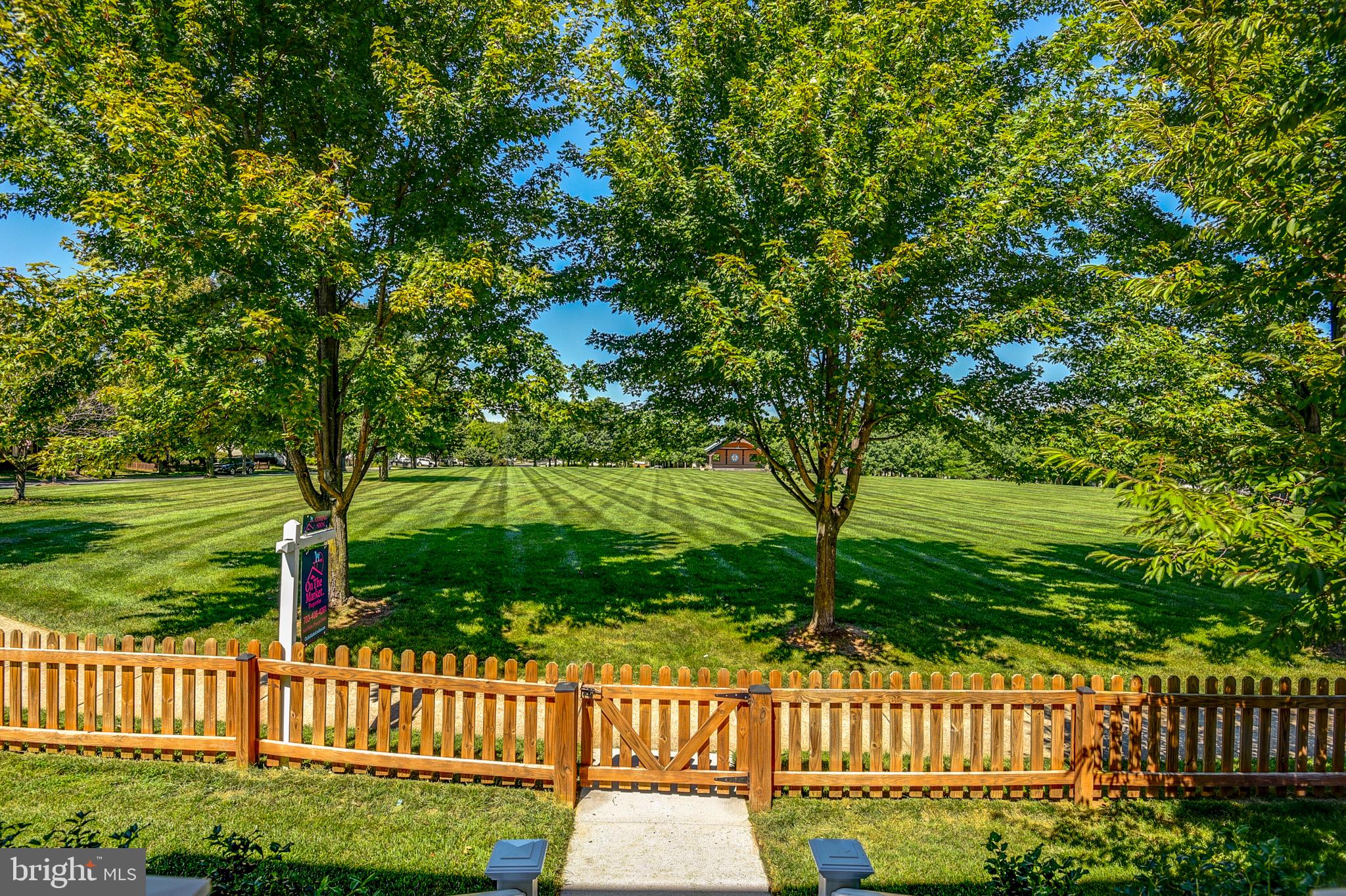 8 WOOD ASTER LANE