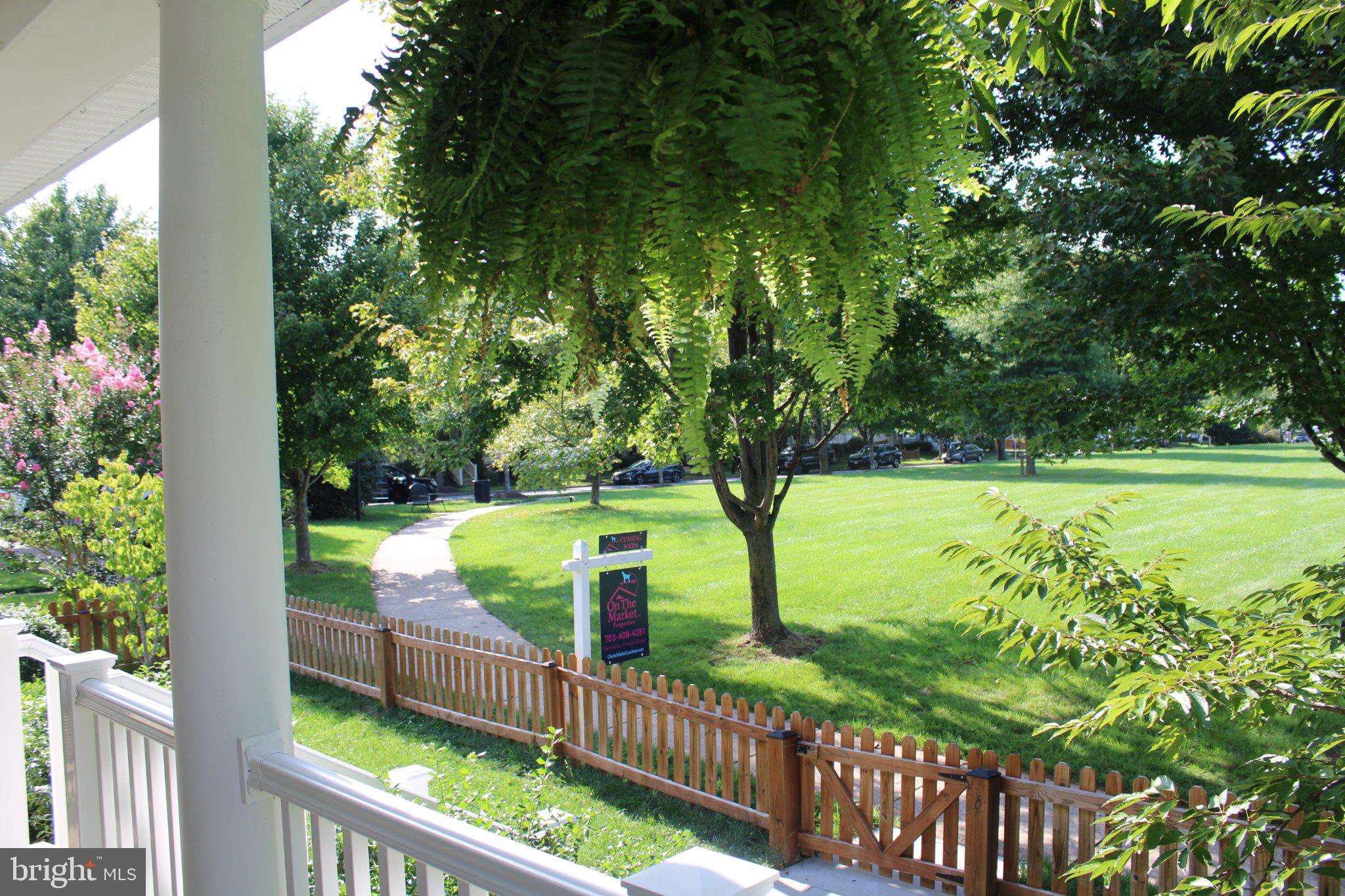 8 WOOD ASTER LANE