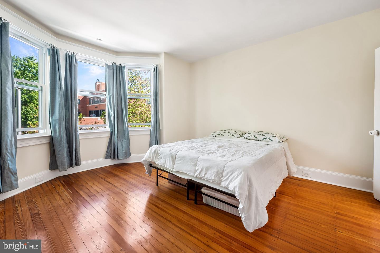 CHARLES VILLAGE - Residential Lease