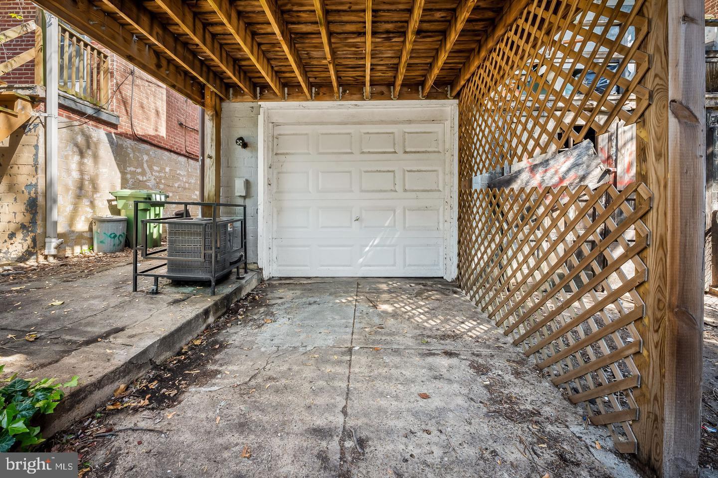 CHARLES VILLAGE - Residential Lease