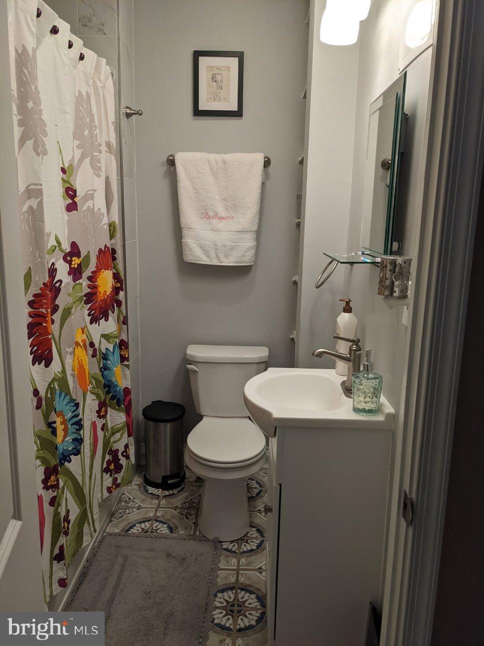 LOGAN SQUARE - Residential Lease