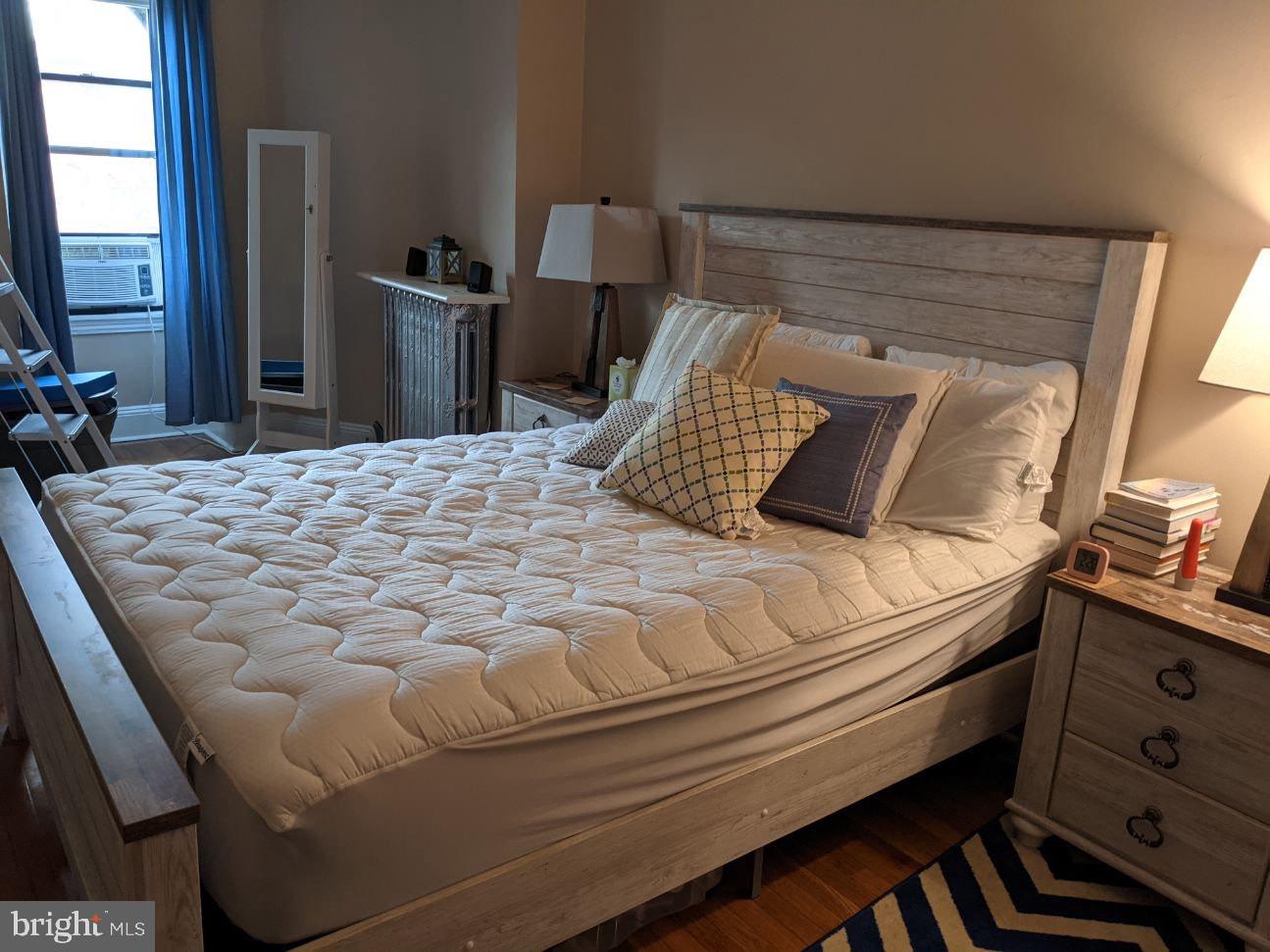 LOGAN SQUARE - Residential Lease