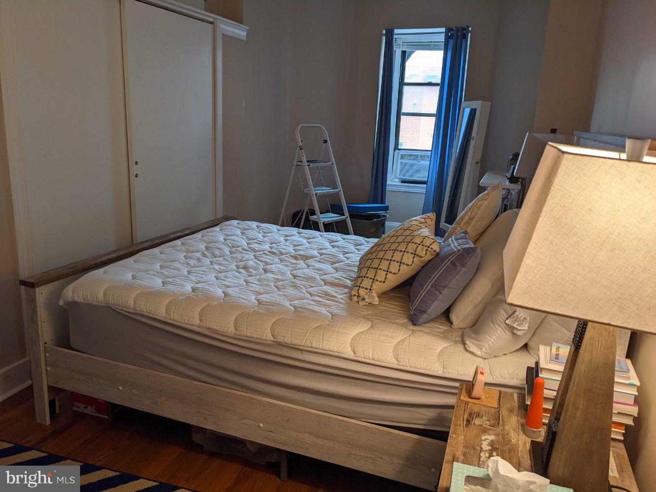 LOGAN SQUARE - Residential Lease