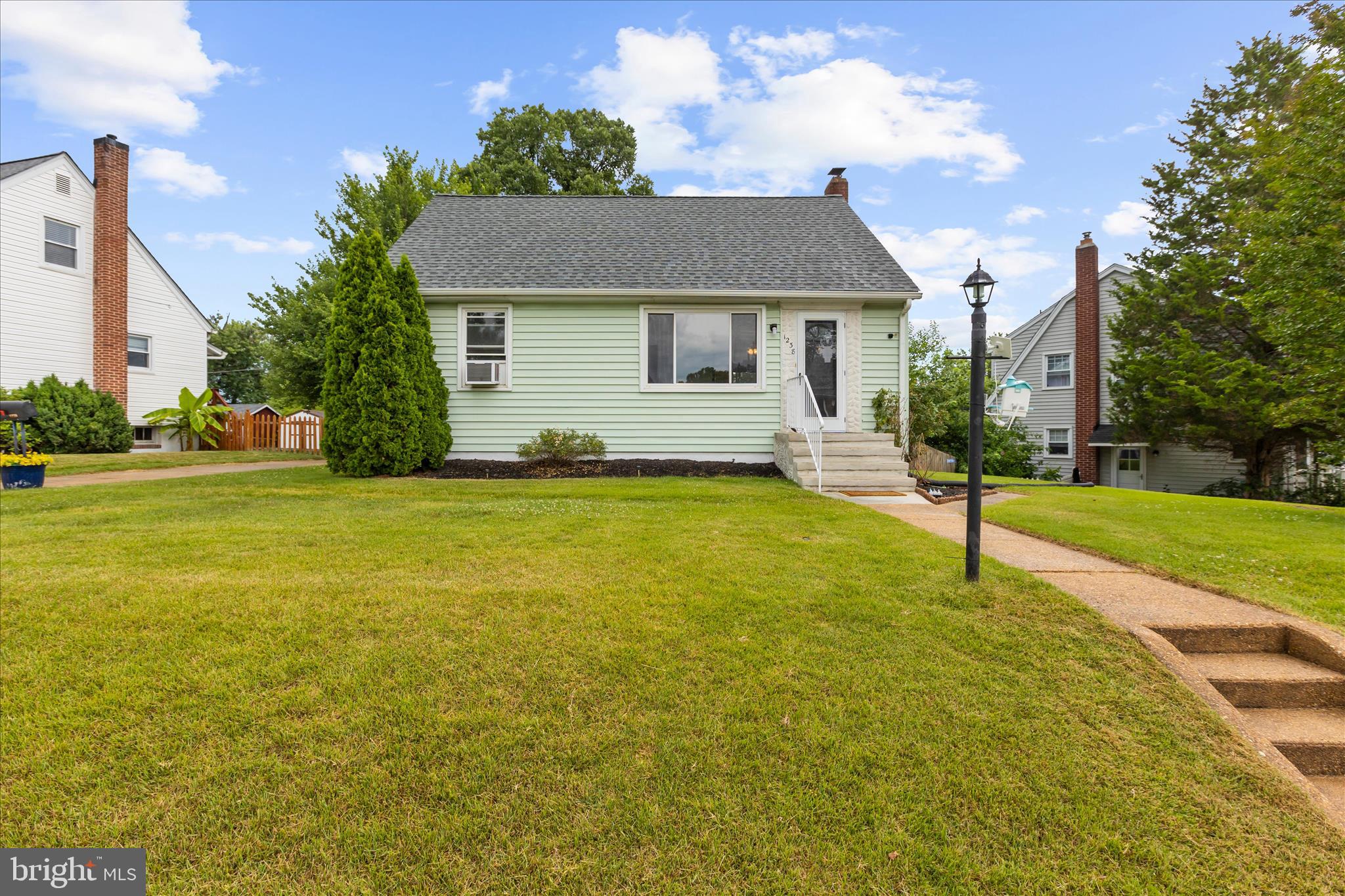 1238 OAKLAND TERRACE RD