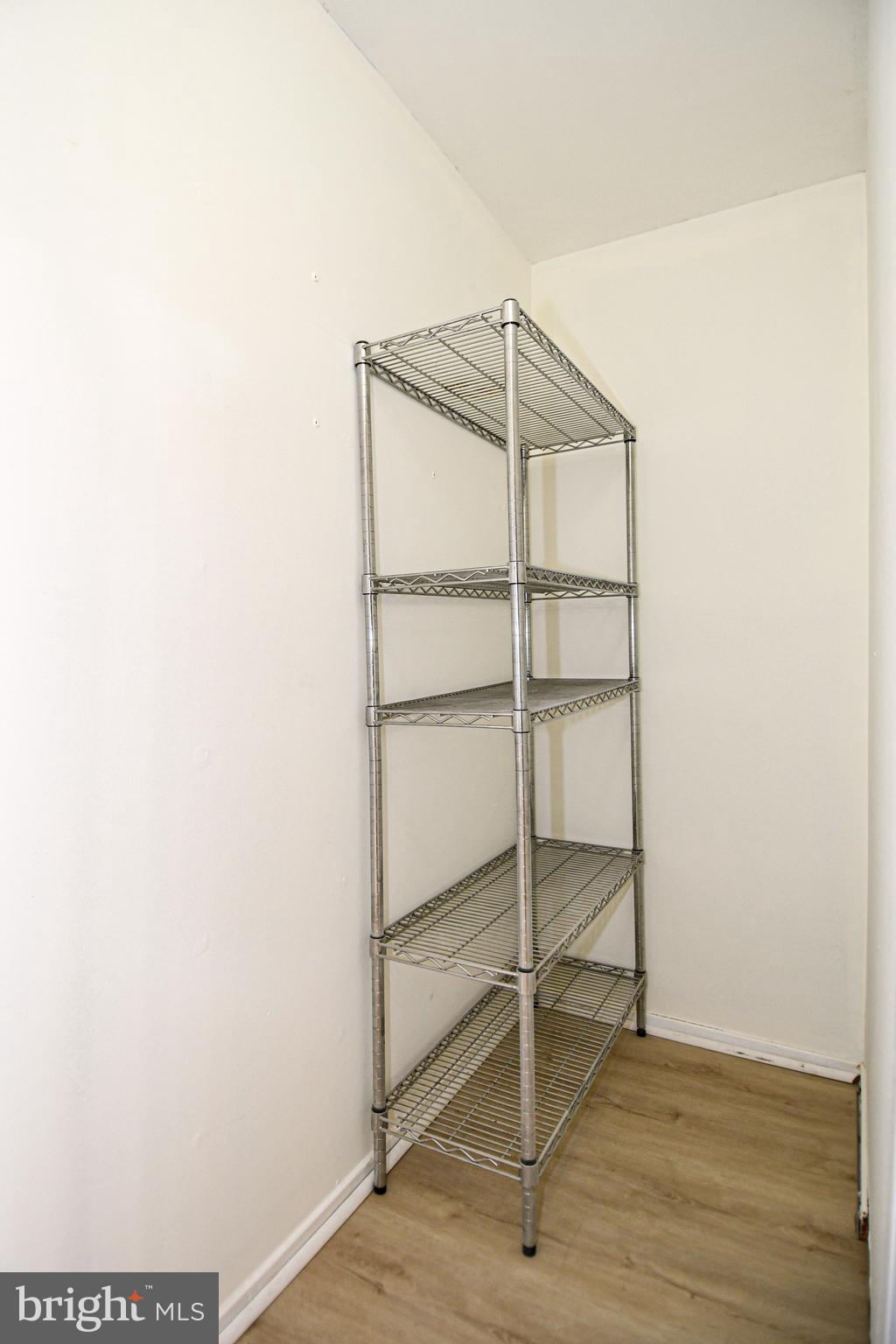 CENTER COURT - Residential